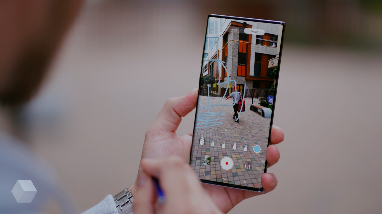 Первое знакомство с Galaxy Note 10 Plus: видели его палку? - Rozetked.me