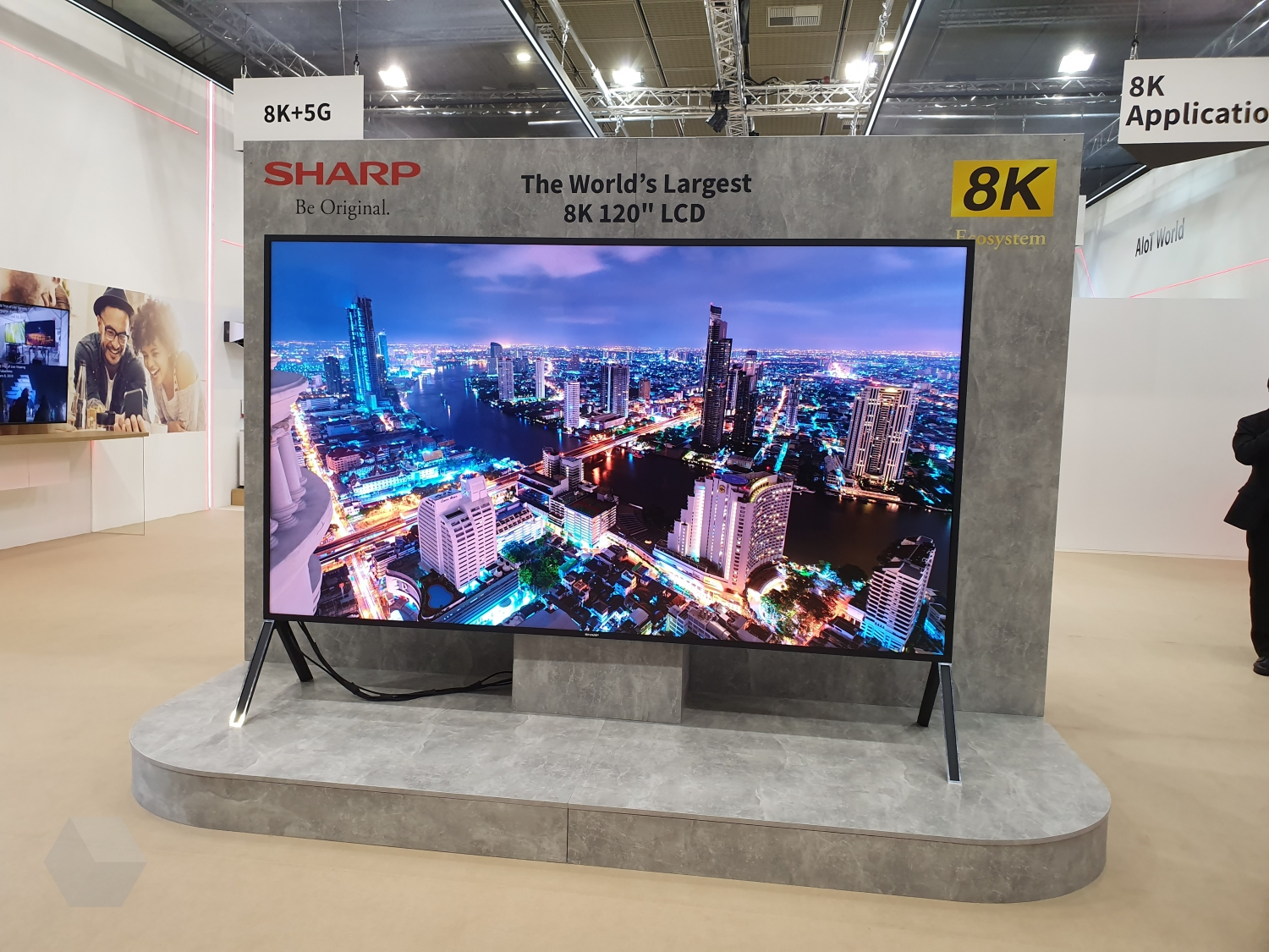 IFA 2019: Sharp представила «самый большой в мире» 8K LCD-телевизор -  Rozetked.me