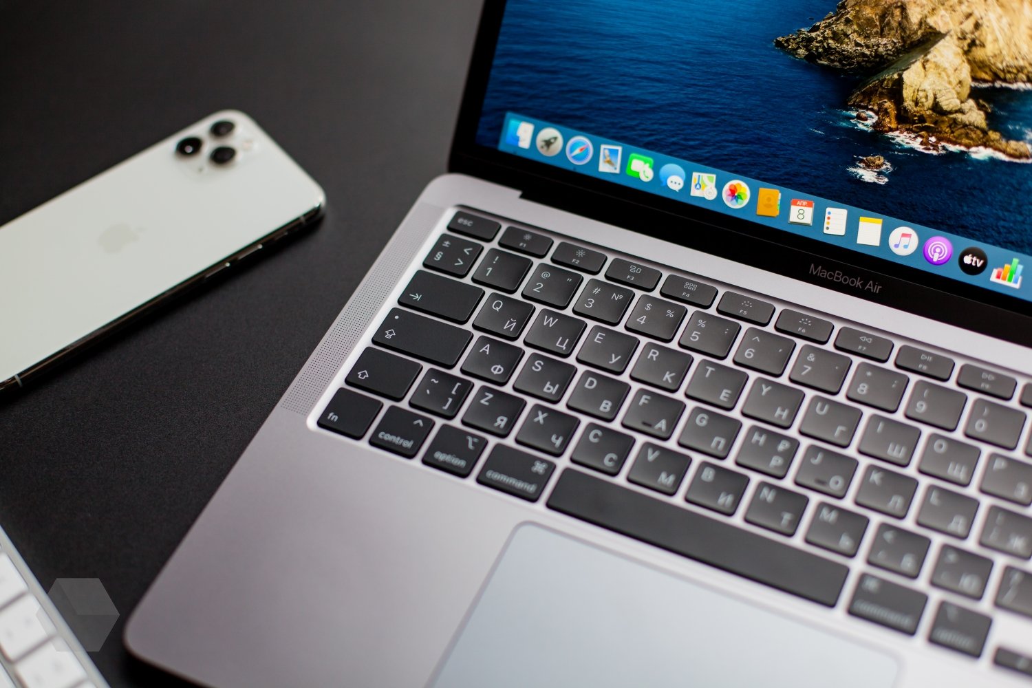 Обзор MacBook Air (2020). Стоит ли обновляться? - Rozetked.me