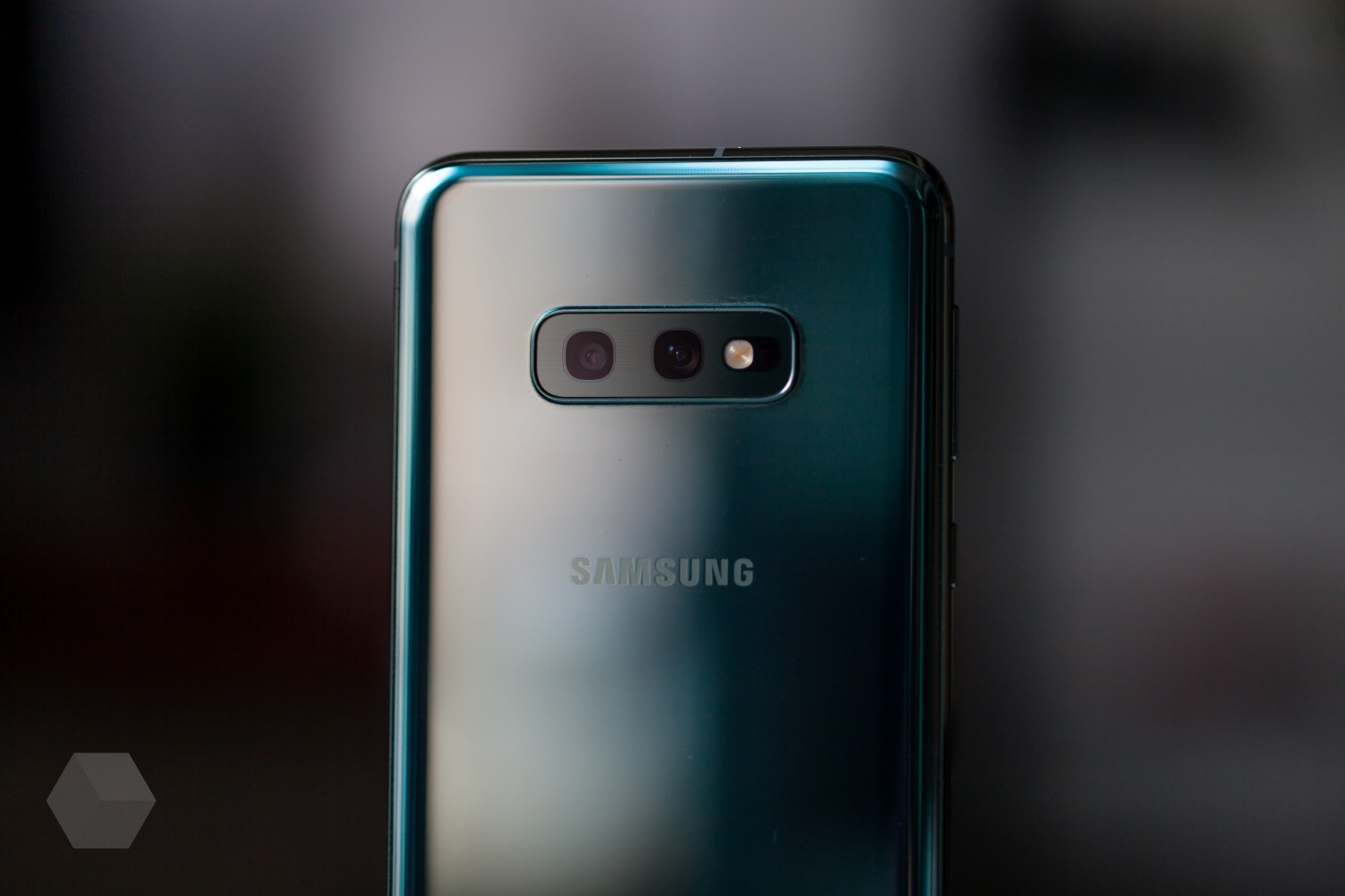 Месяц с Galaxy S10e и сравнение с iPhone XR - Rozetked.me