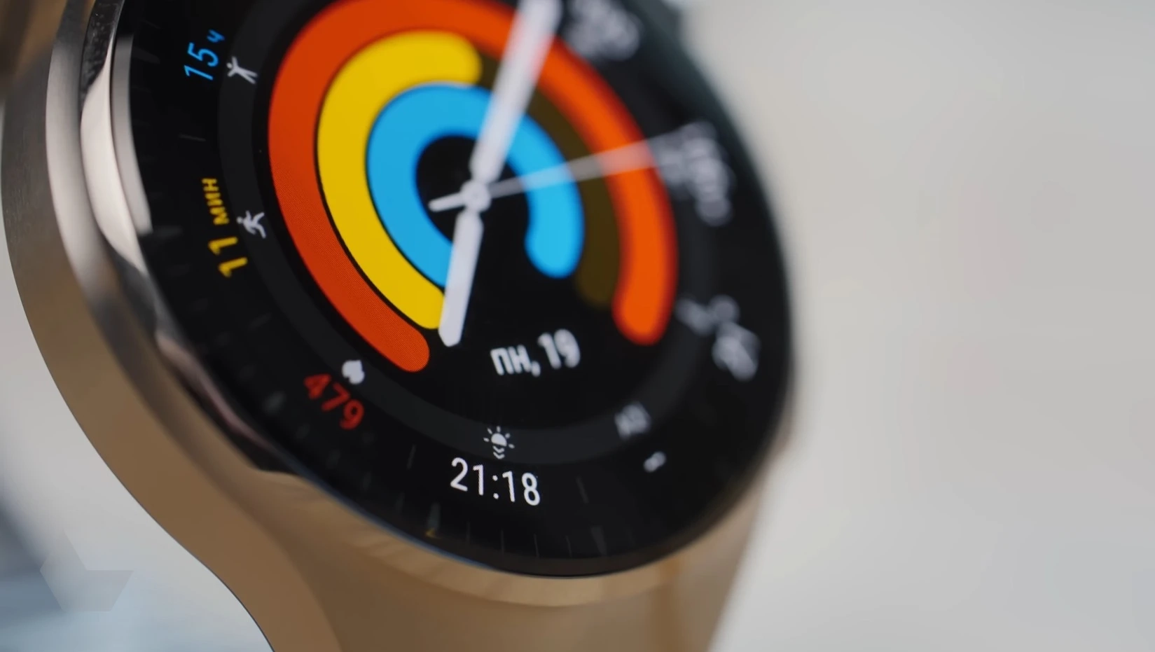 Обзор Huawei Watch 4 Pro: сахар не измеряют, но часы всё равно классные -  Rozetked.me