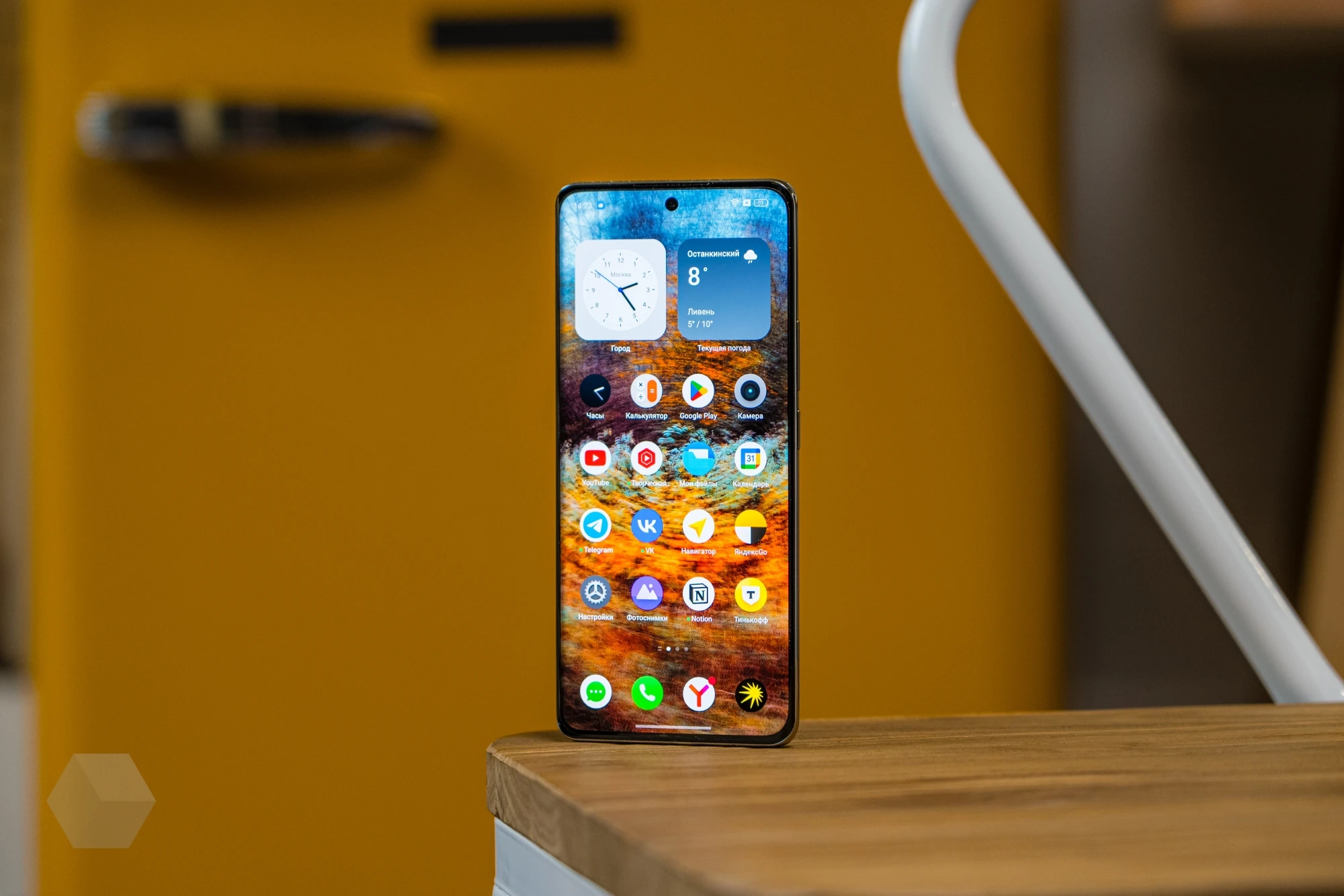 Обзор realme 12 Pro+: дизайнерский субфлагман с перископом - Rozetked.me