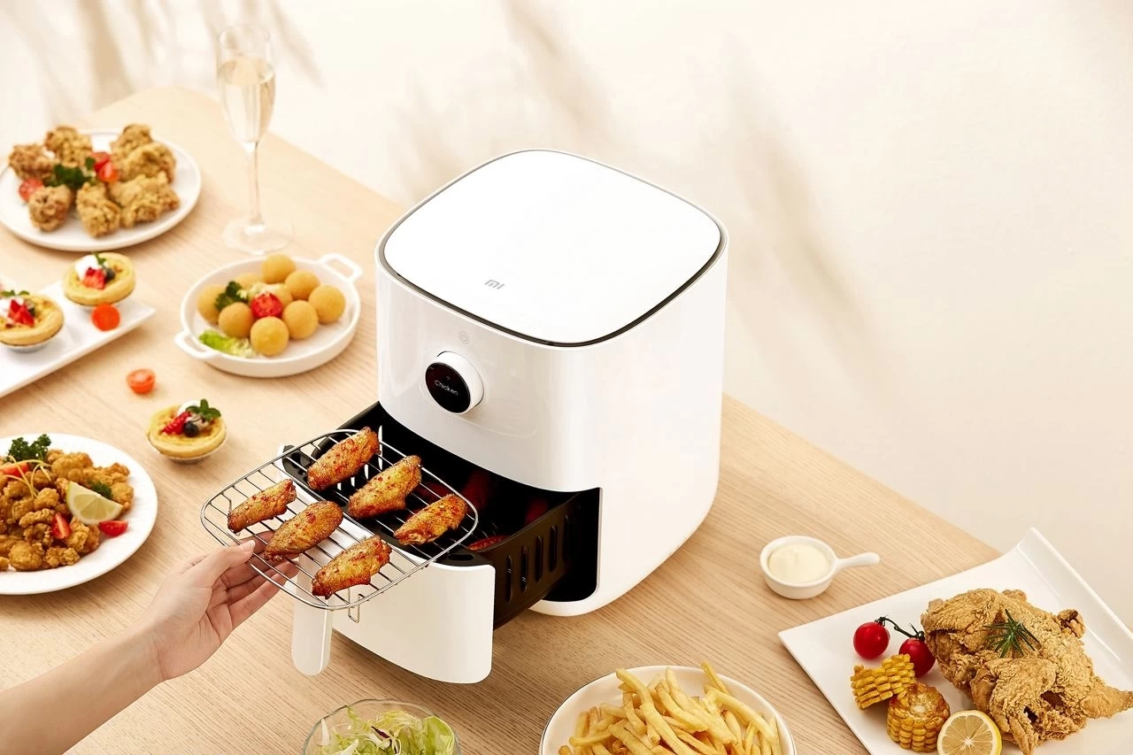 Xiaomi объявила о старте продаж в России аэрогриля Mi Smart Air Fryer -  Rozetked.me