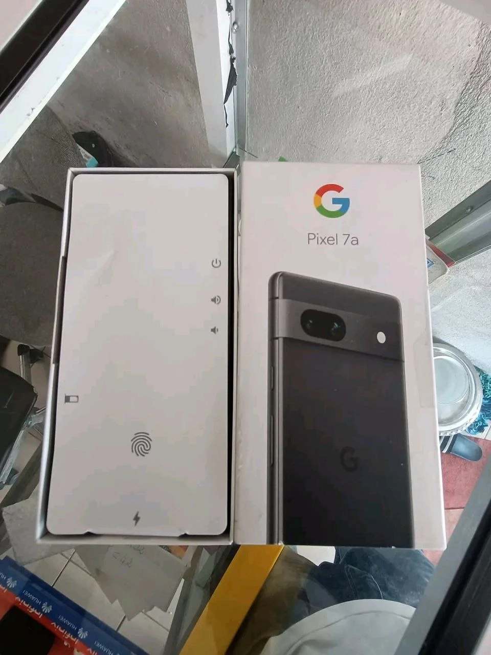 Google Pixel 7a в новой голубой расцветке показали на «живых» фотографиях -  Rozetked.me