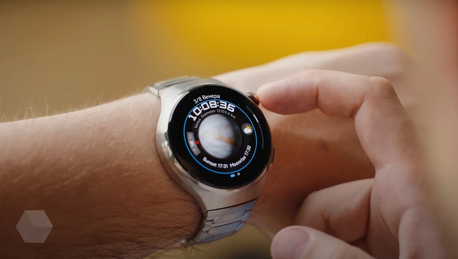 Обзор Huawei Watch 4 Pro: сахар не измеряют, но часы всё равно классные -  Rozetked.me