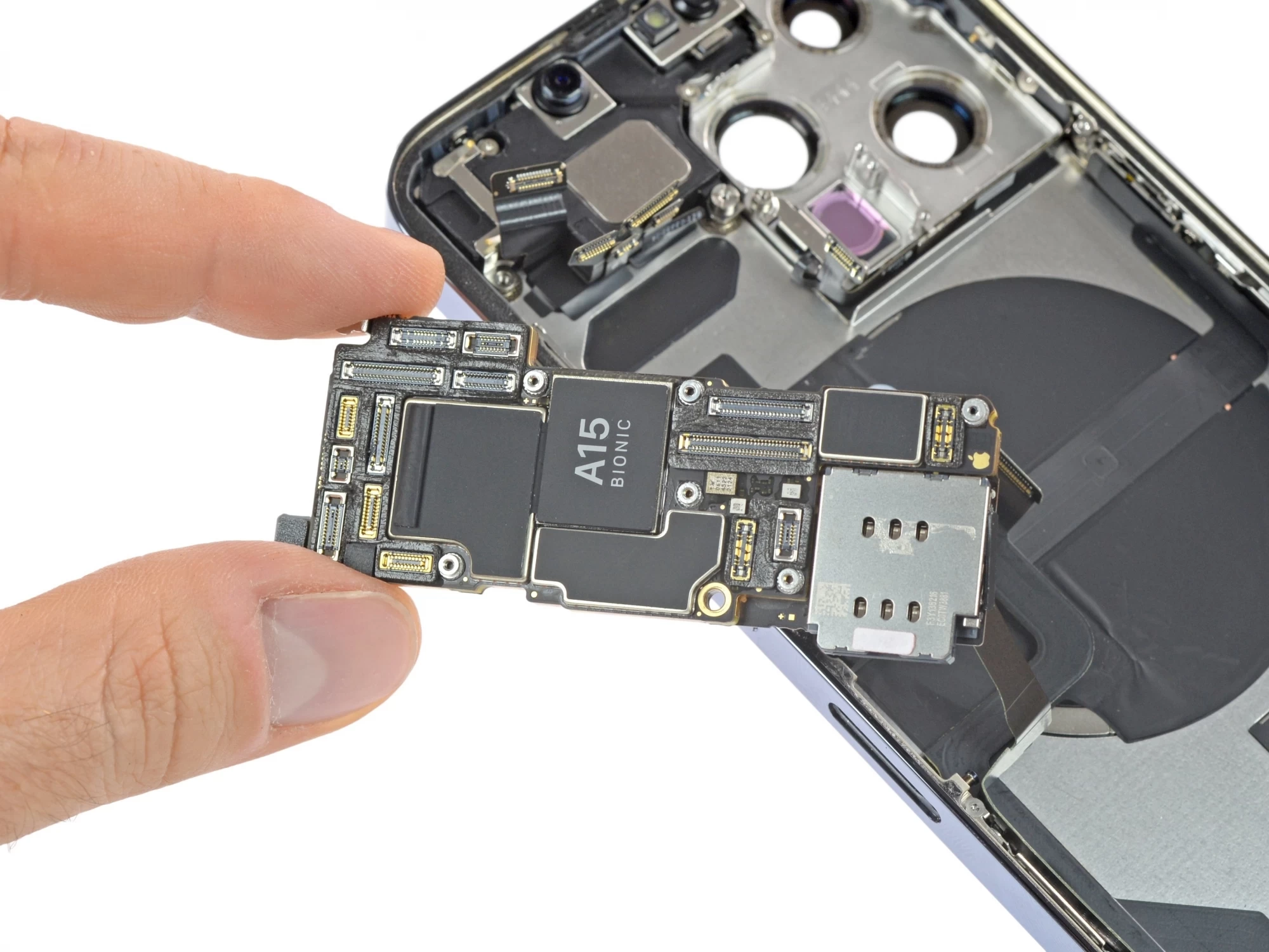 Внутренности iPhone 13 Pro: разбор корпуса от iFixit - Rozetked.me