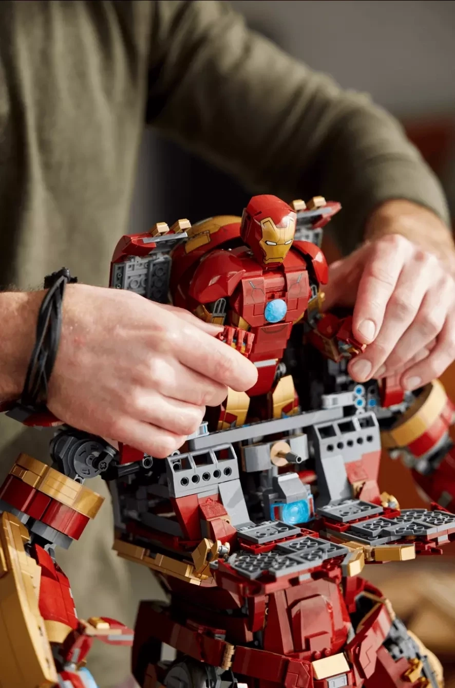 LEGO Marvel Hulkbuster Rozetked.me