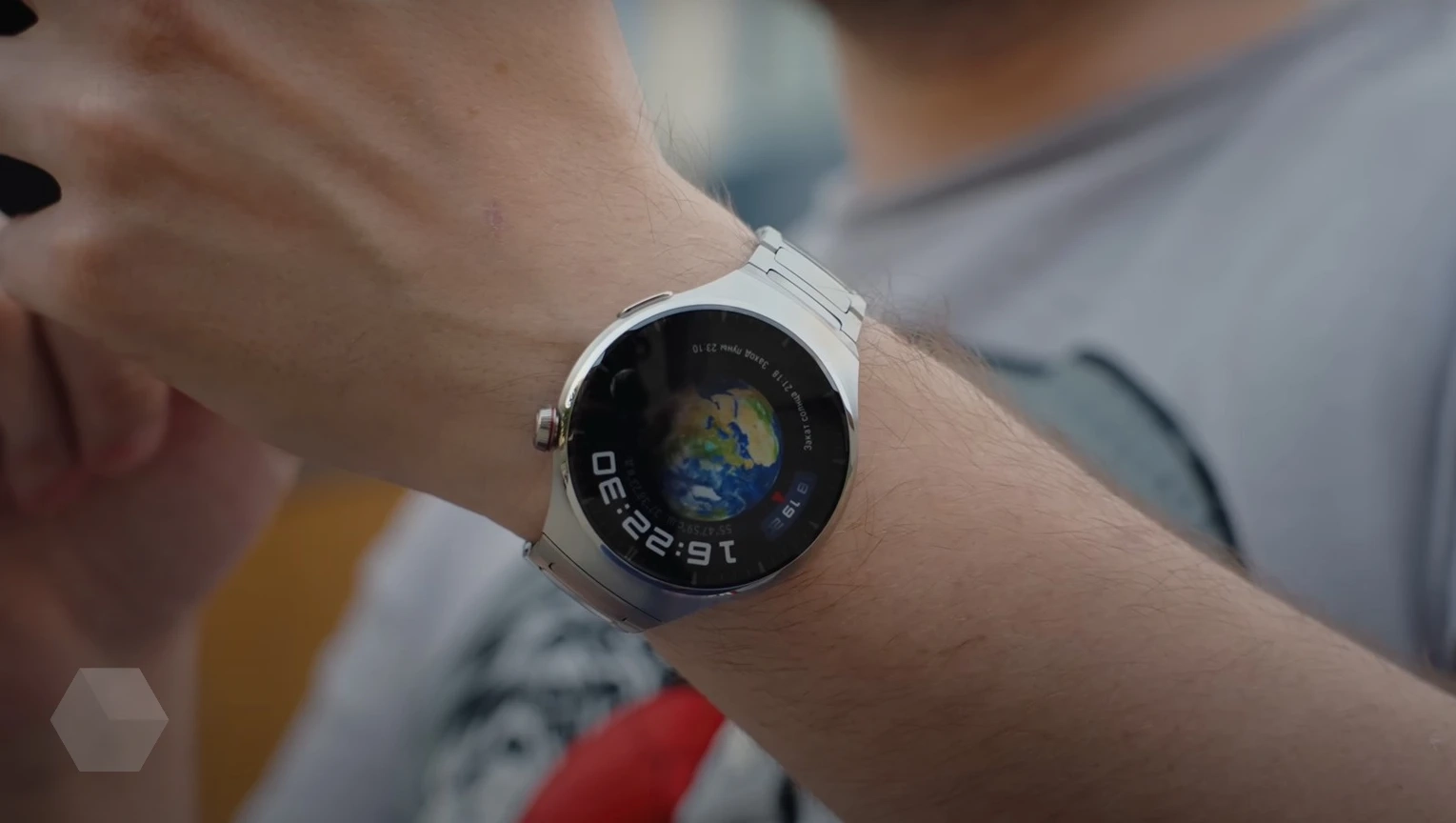 Обзор Huawei Watch 4 Pro: сахар не измеряют, но часы всё равно классные -  Rozetked.me