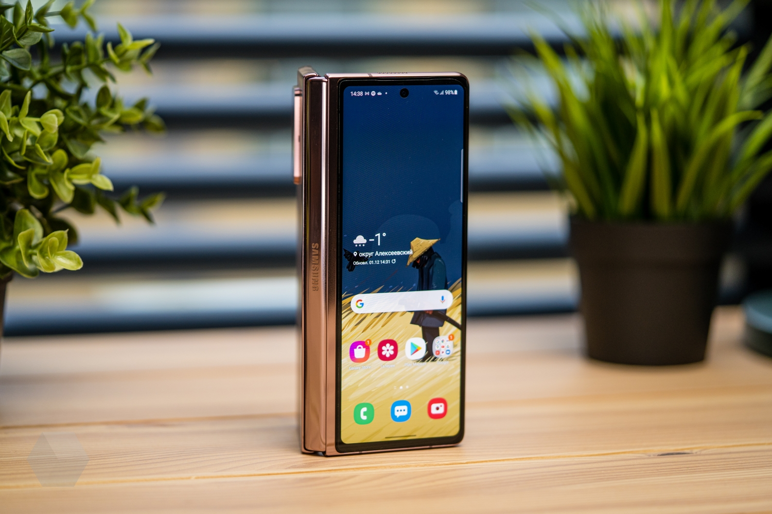 Поговорим о Samsung Galaxy Z Fold2. Надёжность, сервисы и варианты покупки  - Rozetked.me