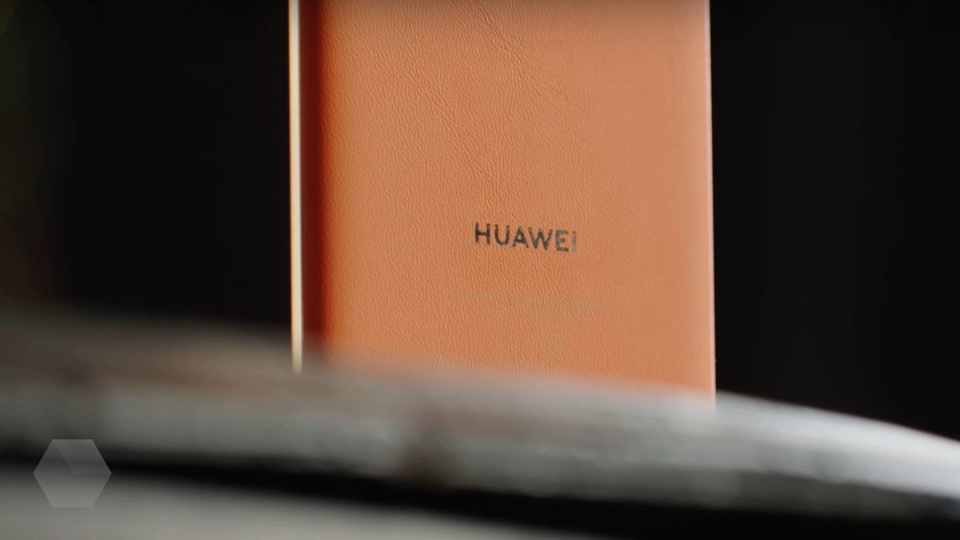 Инсайдер показал внешний вид Huawei Mate 60 с разделённым на две части блоком камер