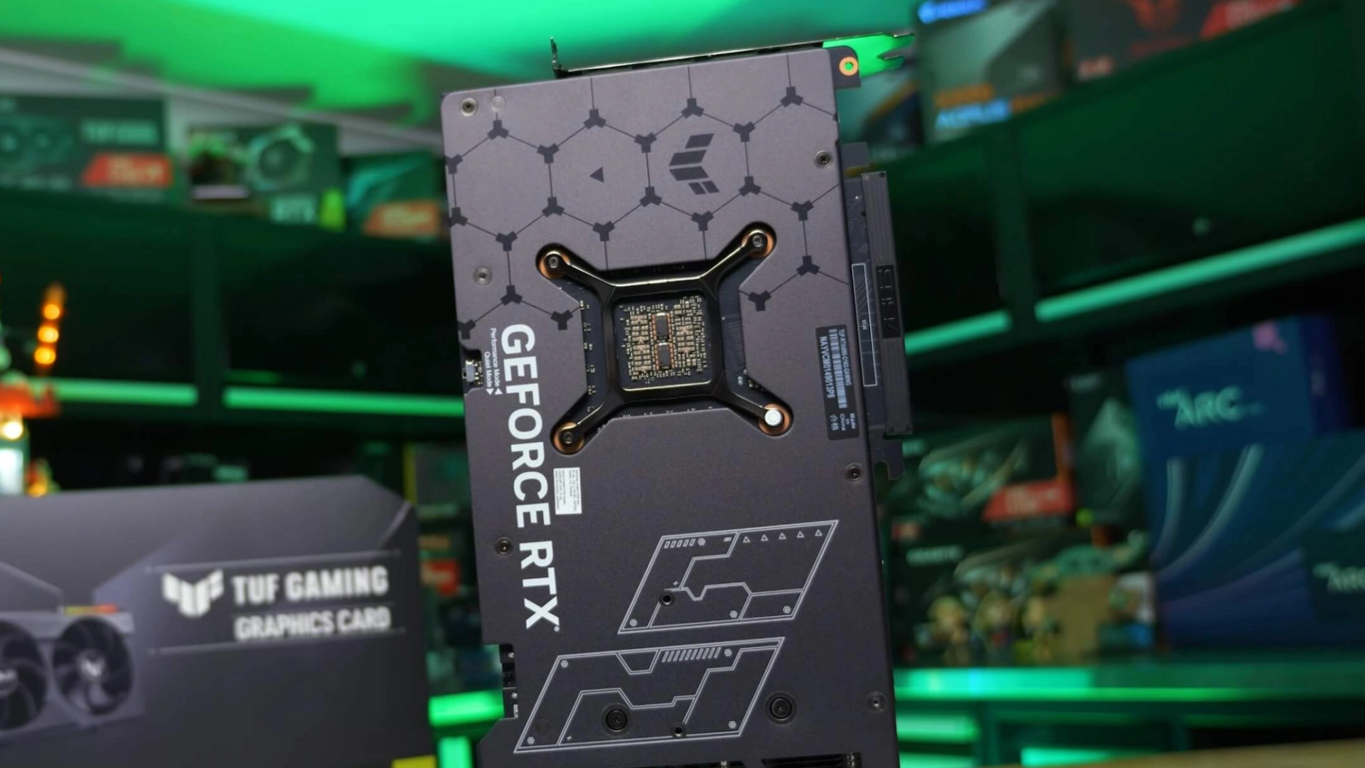 В DNS стартовали продажи RTX 4080 — цены вас не обрадуют