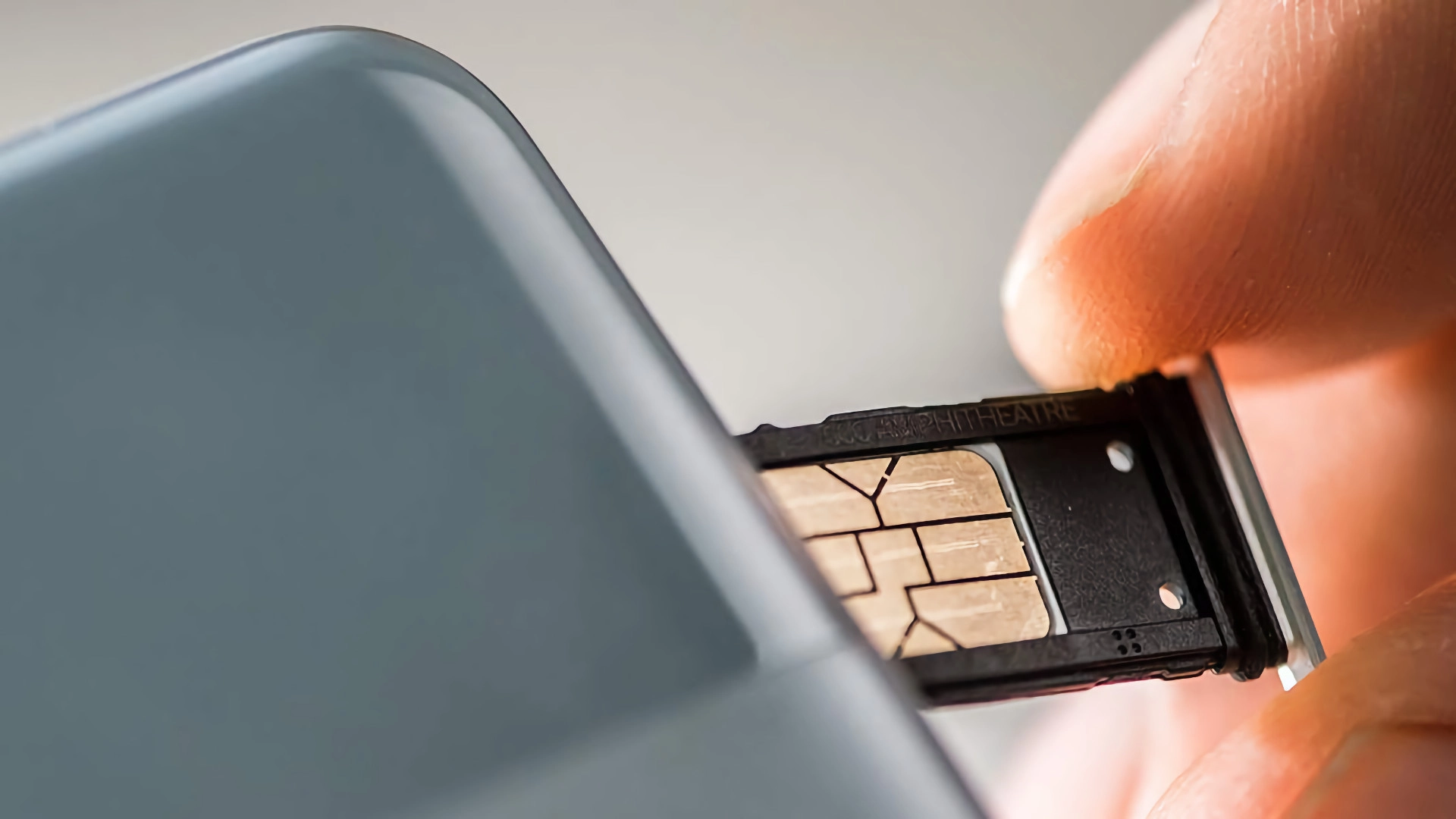 «Известия»: в России создадут единую систему проверки данных абонентов