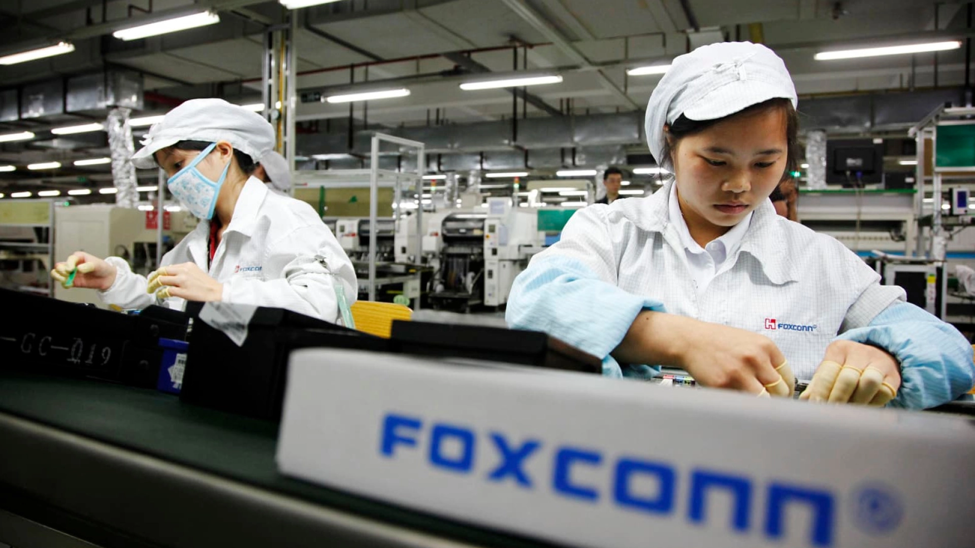 Foxconn предложила сборщикам iPhone по 1400 долларов, чтобы они перестали бунтовать