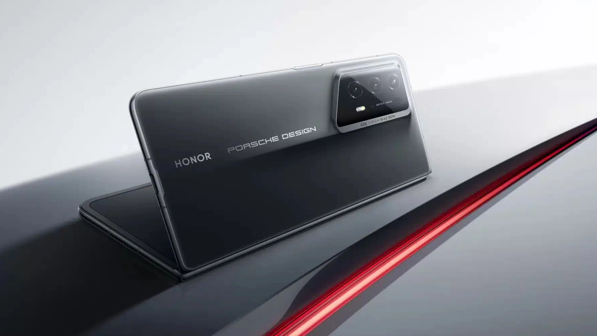 Представлен лимитированный складной флагман Honor Magic V2 Porsche Design