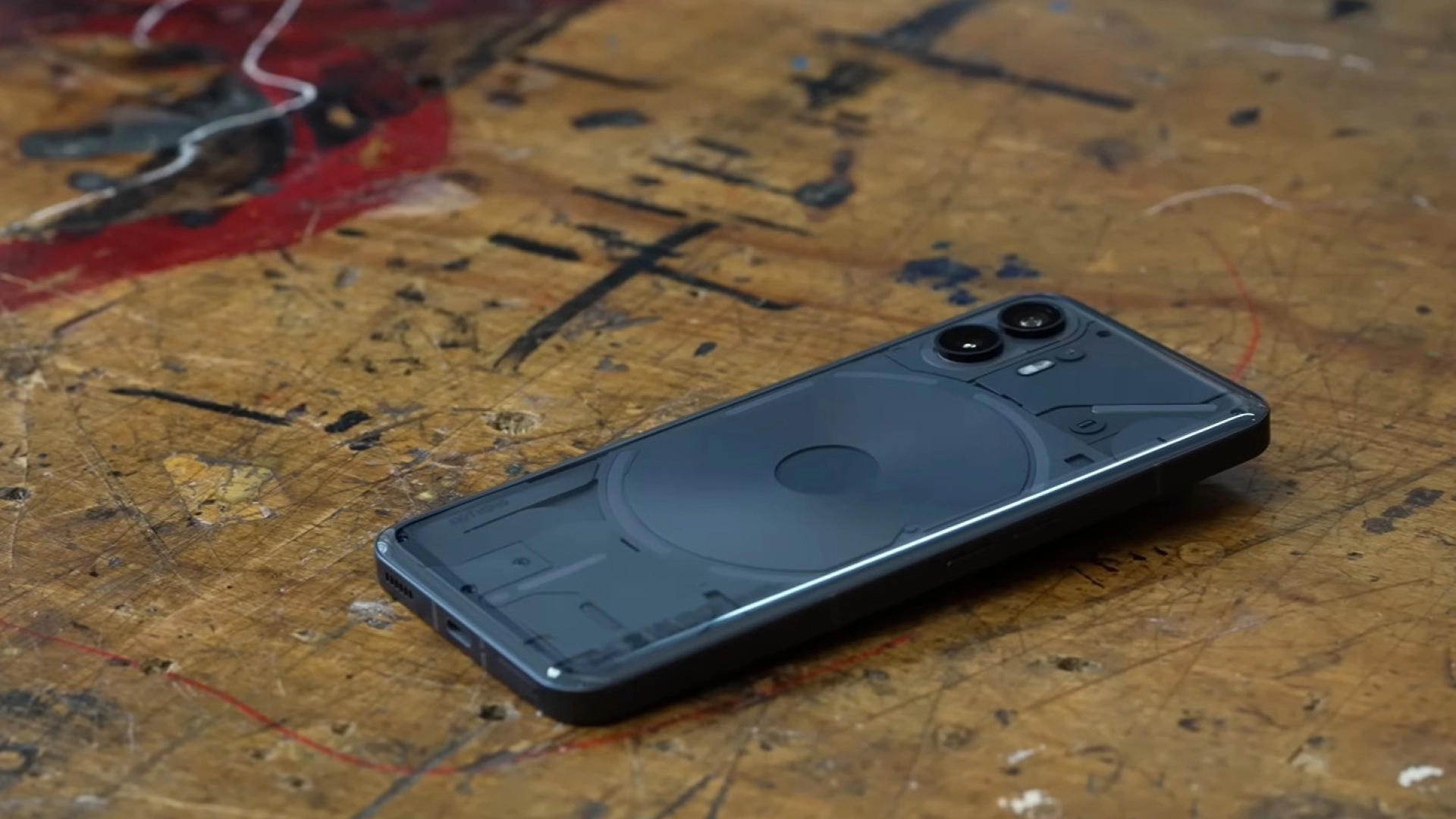 Встречайте Nothing Phone (2): чип мощнее, батарея больше, подсветку прокачали, цена от 599 долларов