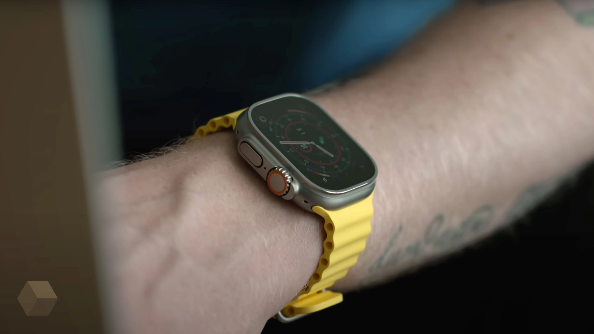 Разбор Apple Watch Ultra от iFixit: вскрывать часы нельзя