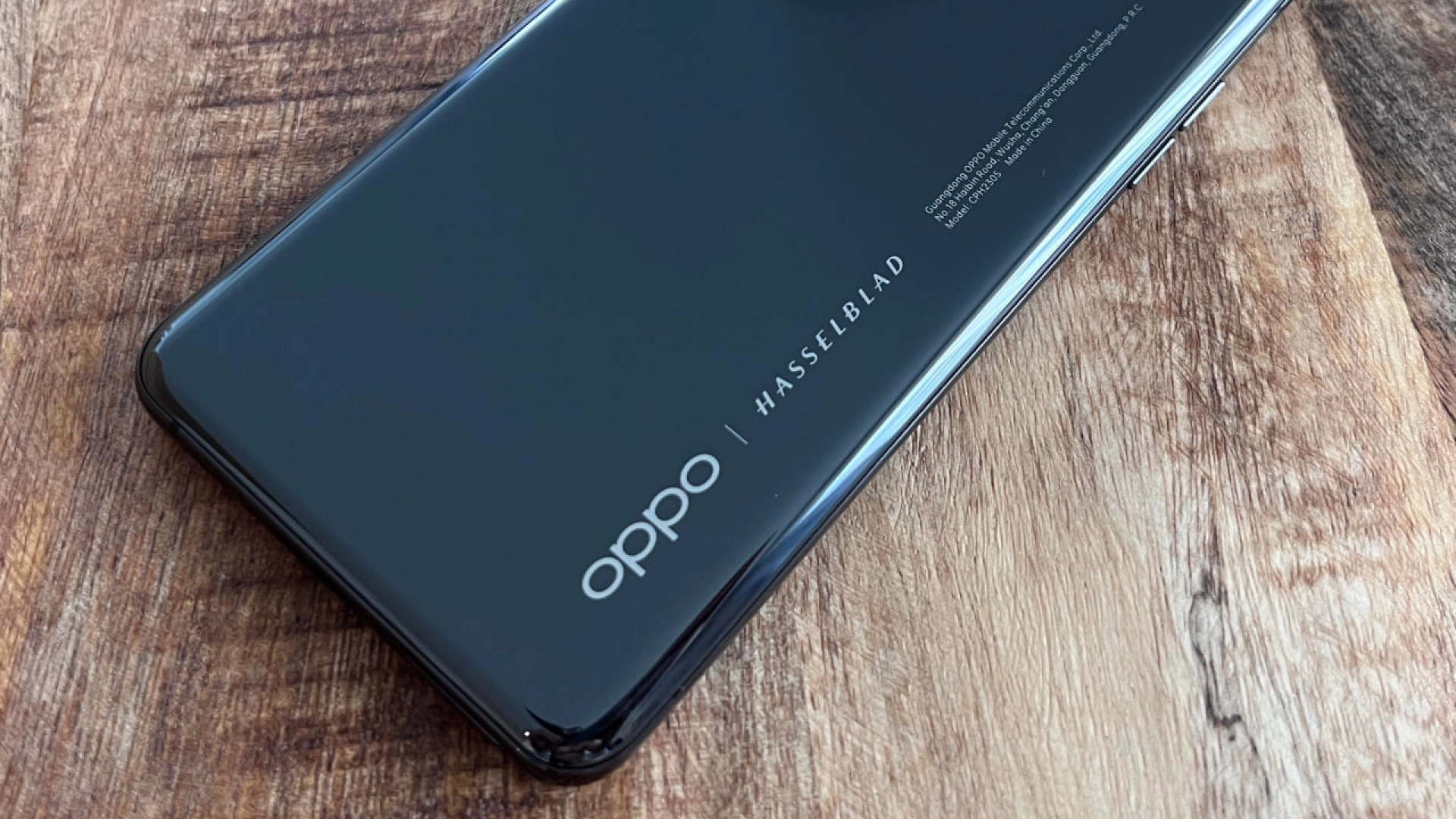 На фото показали Find X6 Pro — новый камерофон от Oppo
