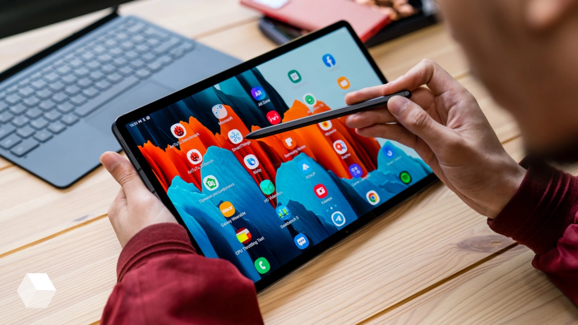 СМИ: Samsung работает над аналогом Apple Sidecar для Galaxy Tab S7