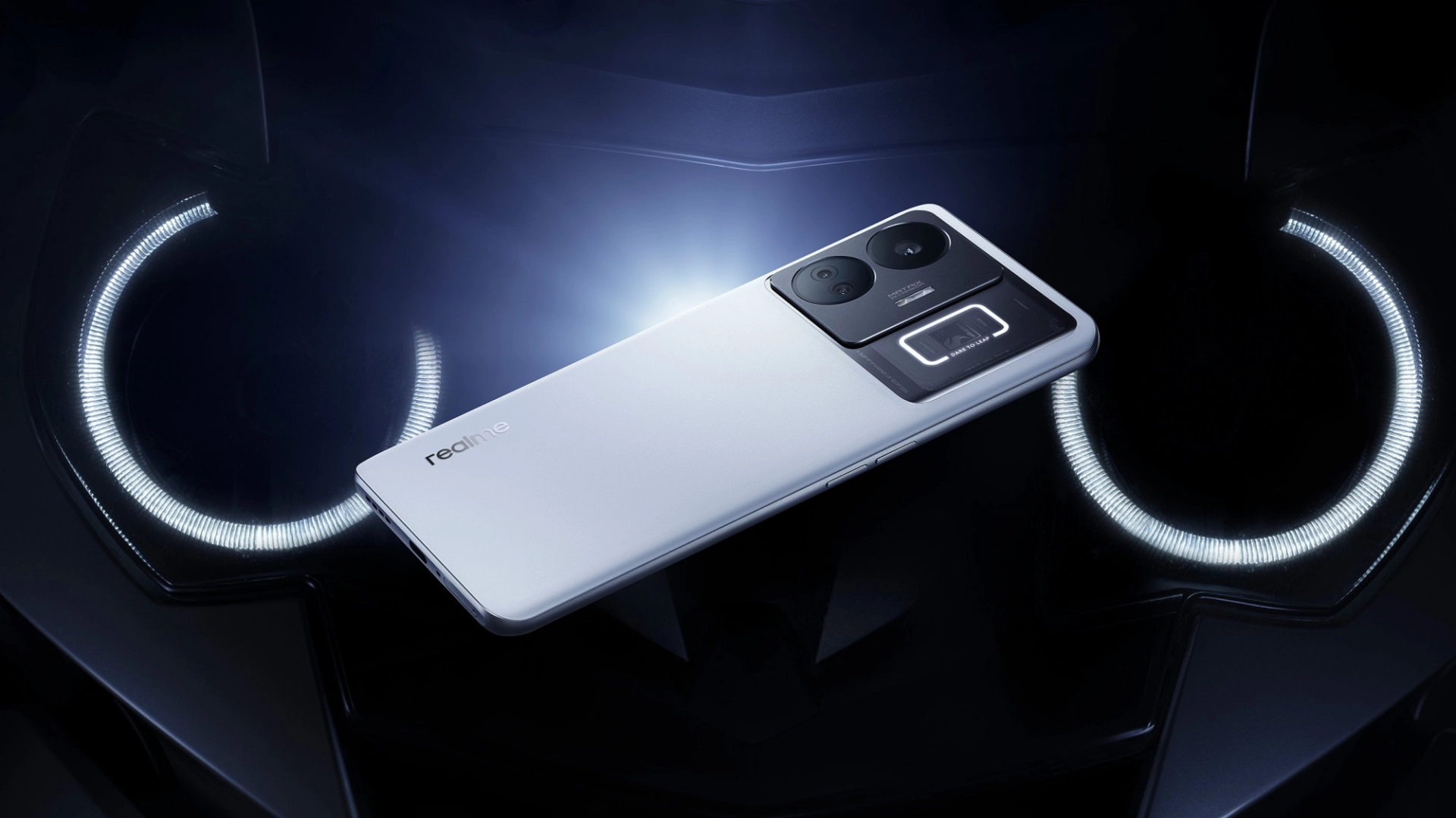 realme GT 3 показали в видео и на постерах — смартфон с поддержкой зарядки 240 Вт