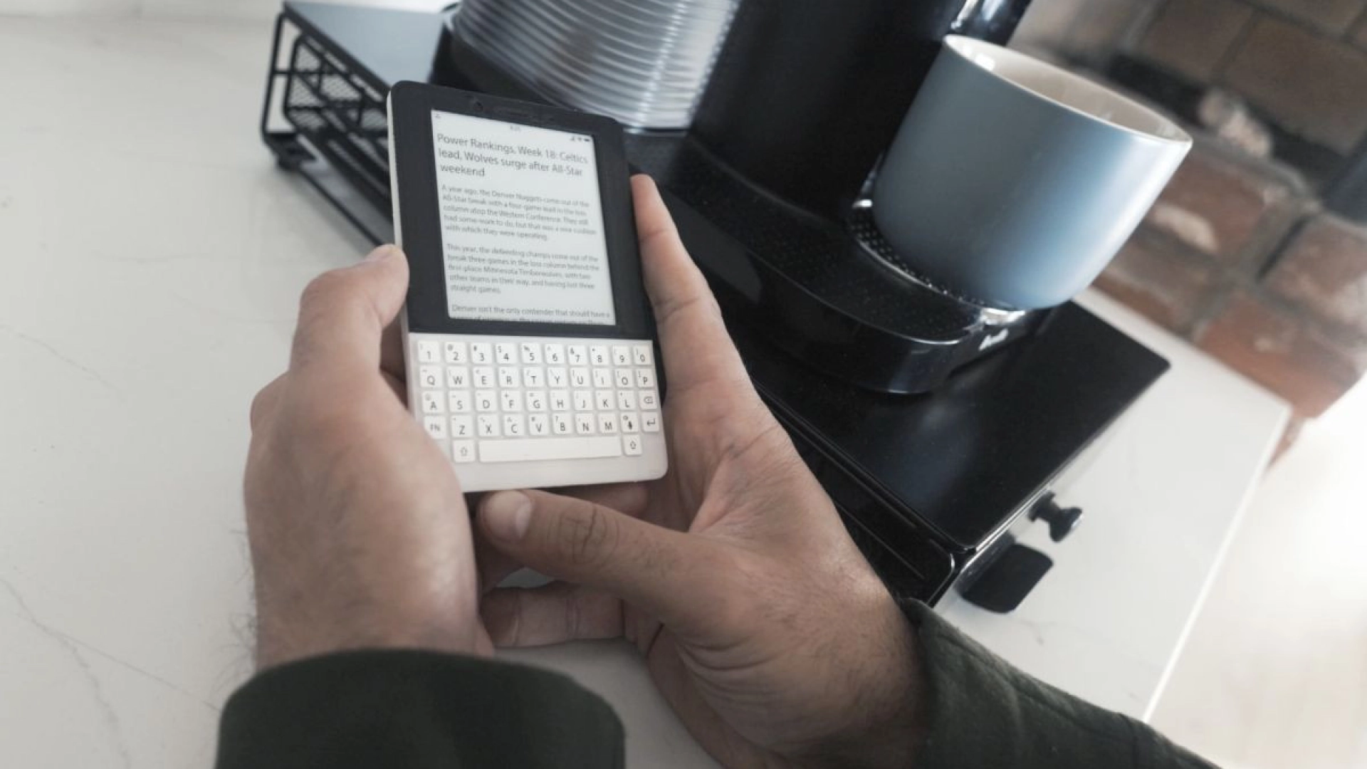 На Indiegogo запустили Minimal Phone — смартфон с E Ink-экраном и QWERTY-клавиатурой