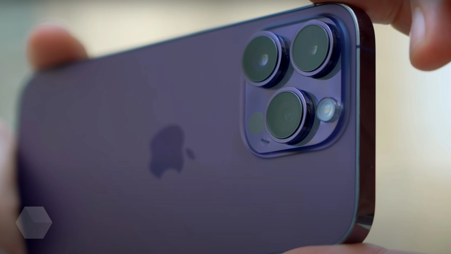 World of Statistics: iPhone 14 Pro на 128 ГБ обходится среднему россиянину в 16,3% от годовой зарплаты