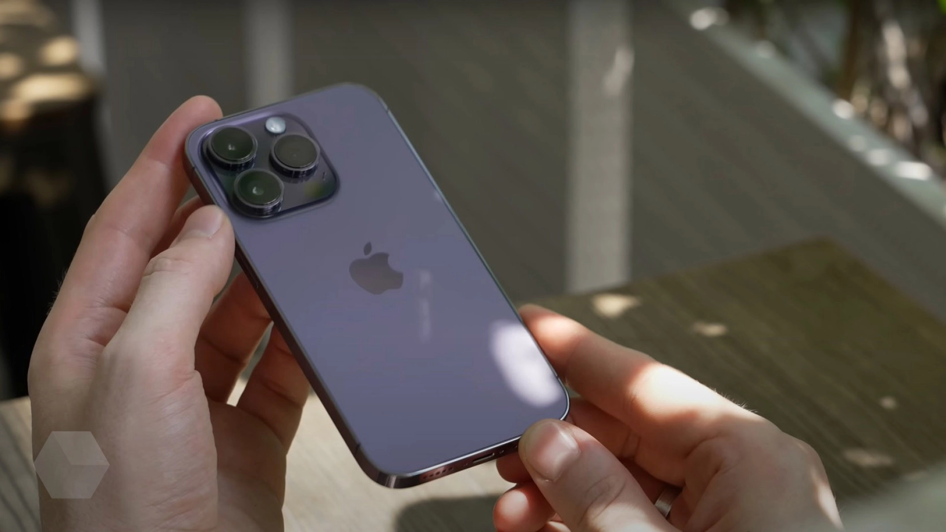 В сети засветилась очередная «болванка» iPhone 15 Pro