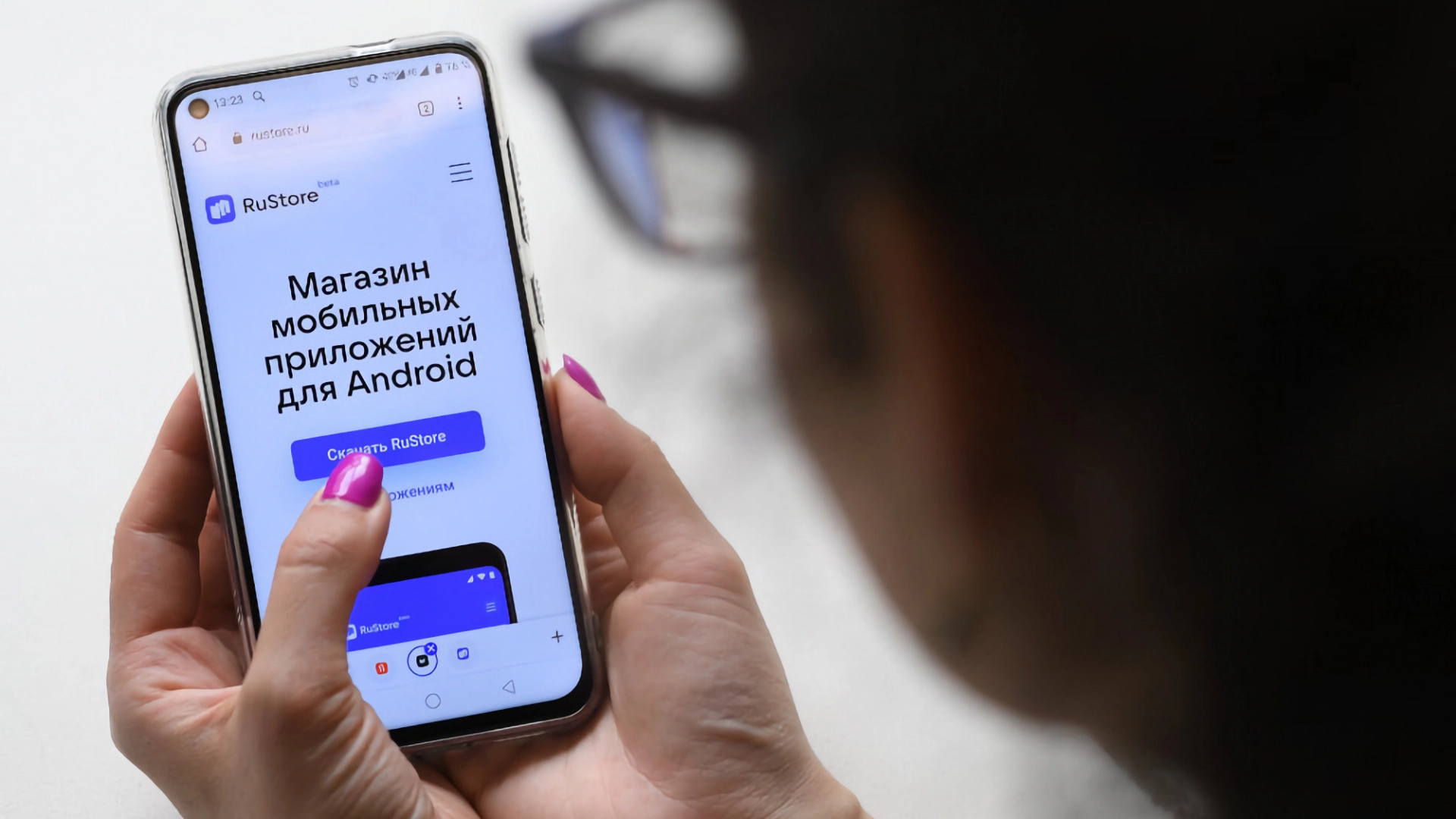 Tecno, Xiaomi, Vivo и realme начали предустанавливать RuStore на ввозимые в РФ смартфоны