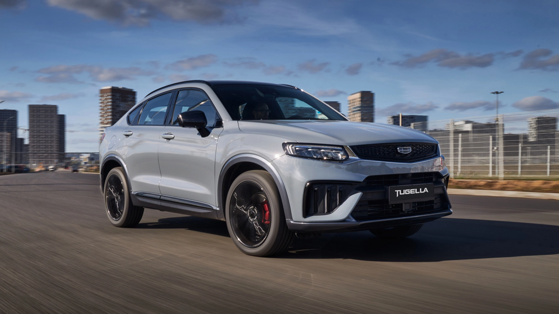 Geely представляет на российском рынке обновлённый кроссовер Tugella
