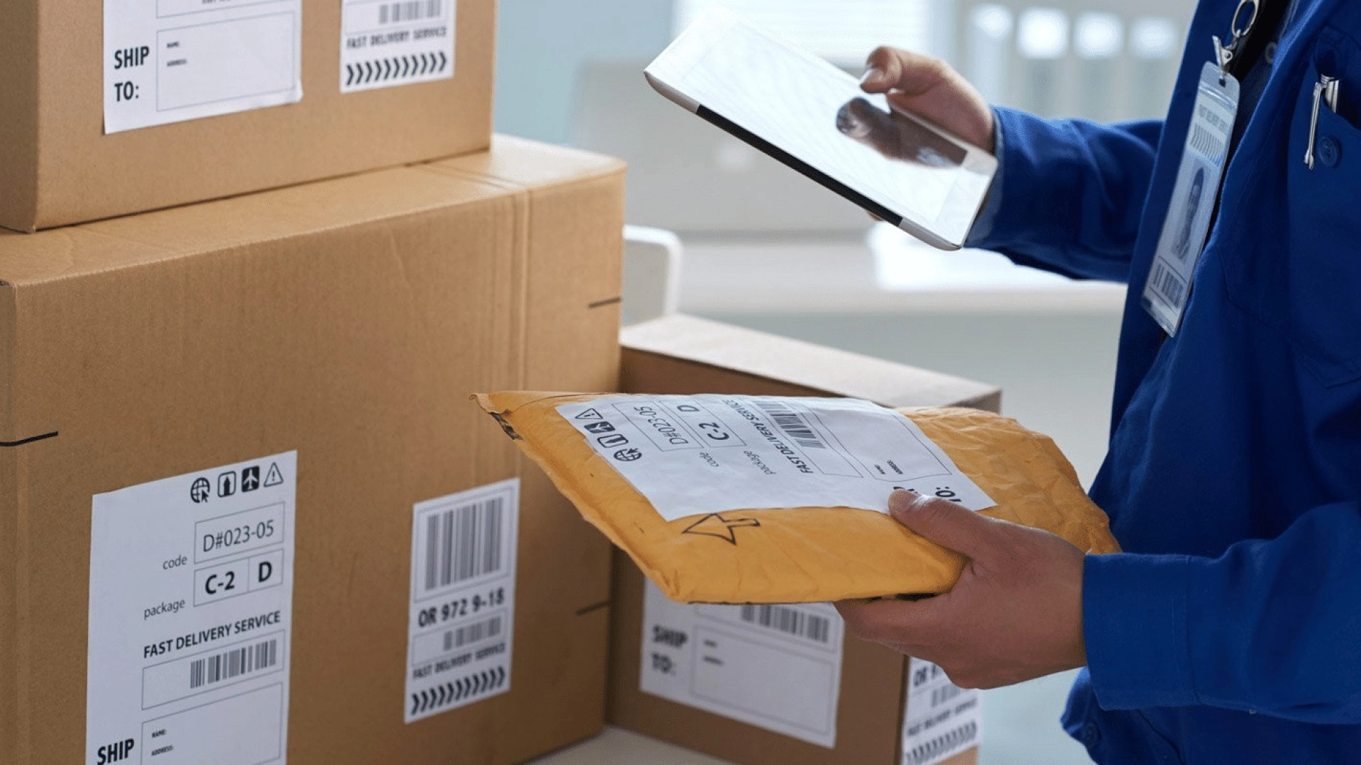 «Ведомости»: с 1 апреля порог беспошлинного ввоза товаров снизится до 200 евро