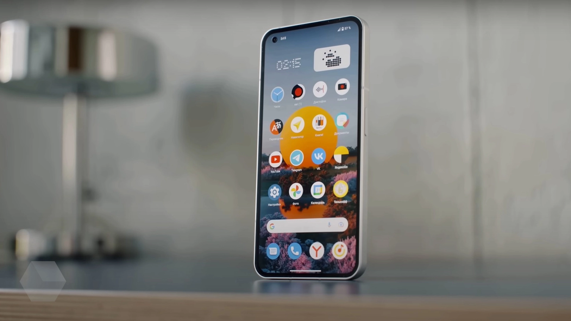 Карл Пей рассказал о преимуществах Nothing Phone (2) перед первым поколением