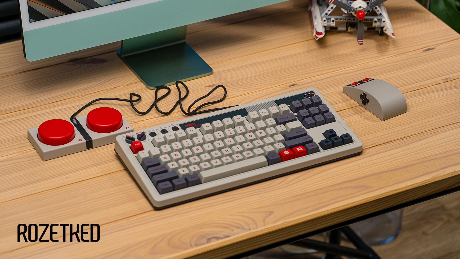 Обзор 8BitDo Mechanical Keyboard: классный девайс для неравнодушных к ретро  - Rozetked.me