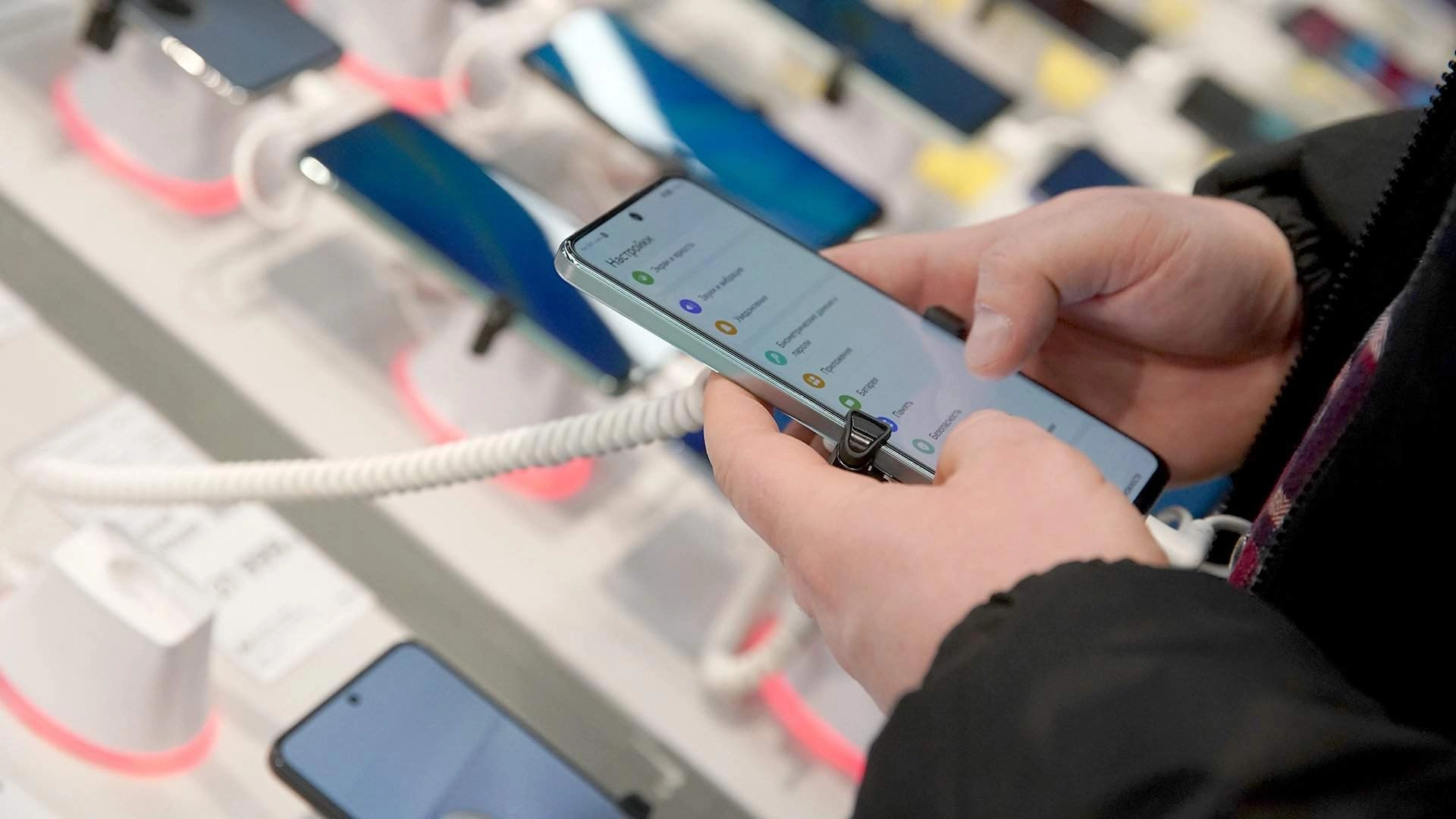 СМИ: поставки «серых» смартфонов в Россию практически прекратились