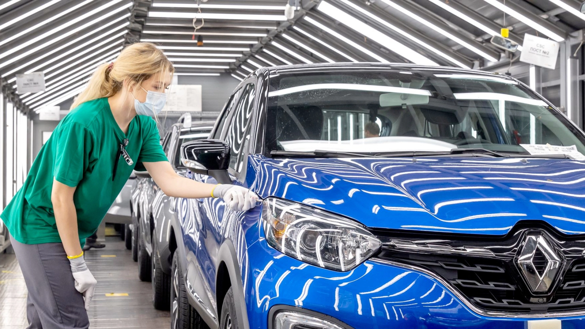 Автопроизводитель Renault приостанавливает деятельность в России