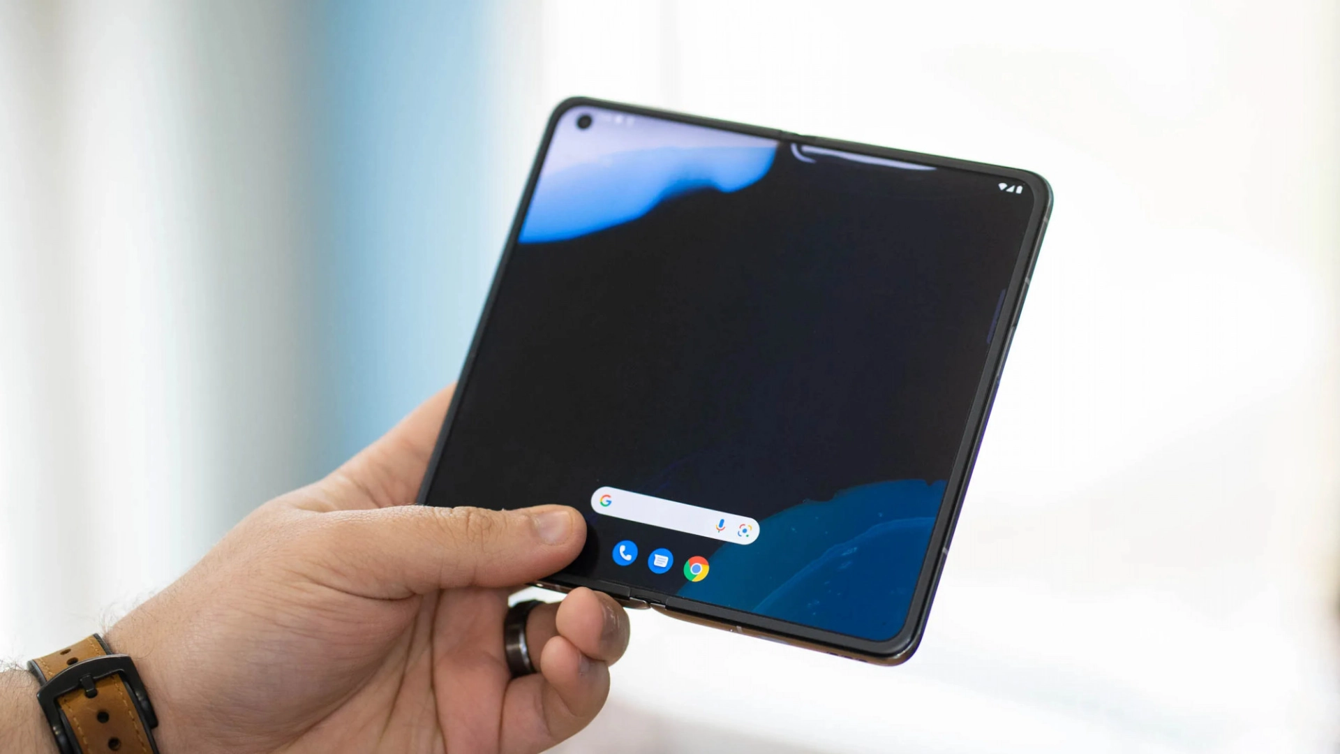 В Android 12L появились анимации, намекающие на дизайн Google Pixel Fold