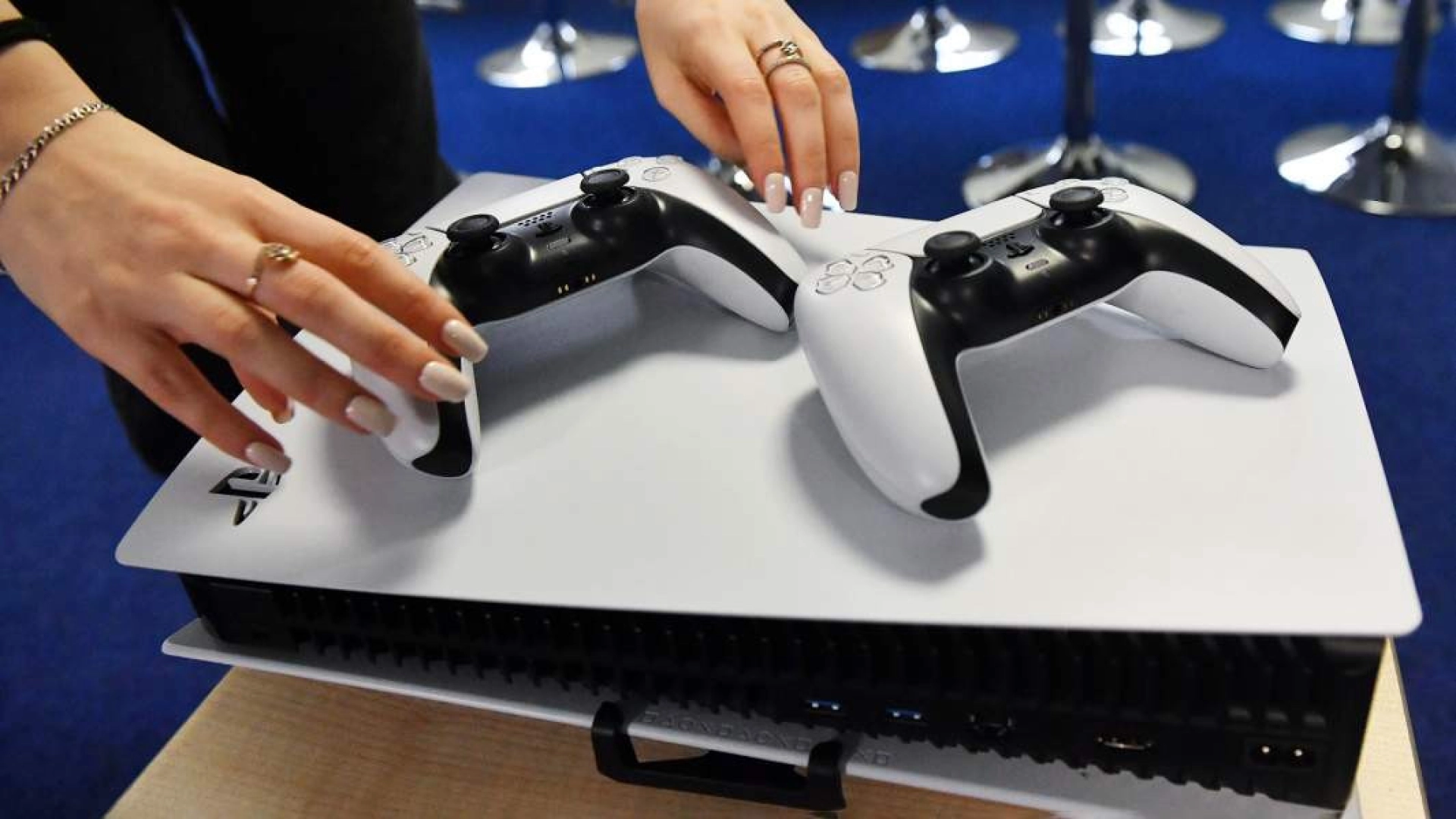 «Известия»: сроки ремонта консолей PlayStation в России увеличились до нескольких месяцев