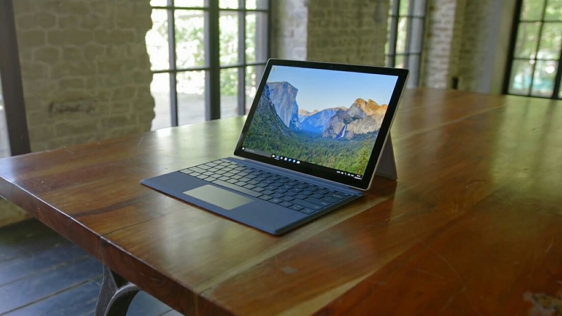 Microsoft Surface Pro с LTE получил дату выхода