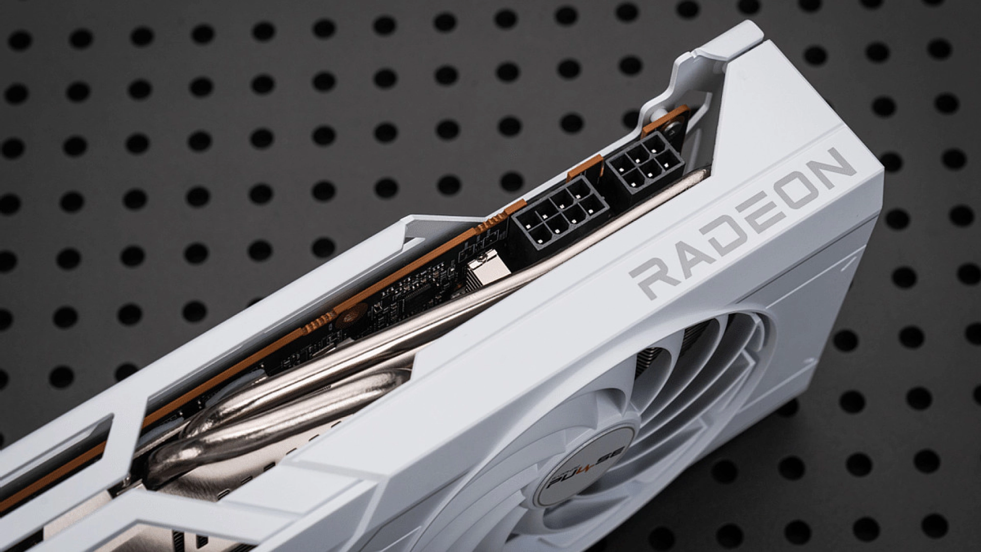 AMD выпустила две версии Radeon RX 6750 GRE — дешёвые карты для гейминга в 1080/1440p