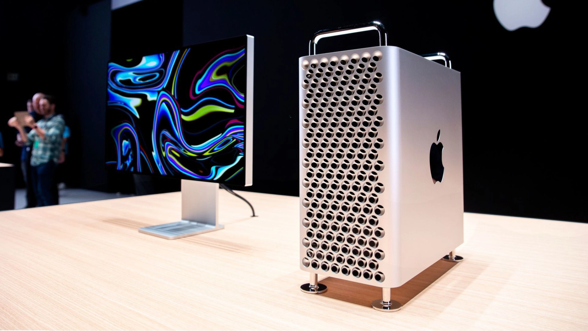 Bloomberg: Apple отказалась от чипа M2 Extreme, но готовит новые мониторы, Mac Pro, iMac и MacBook Pro