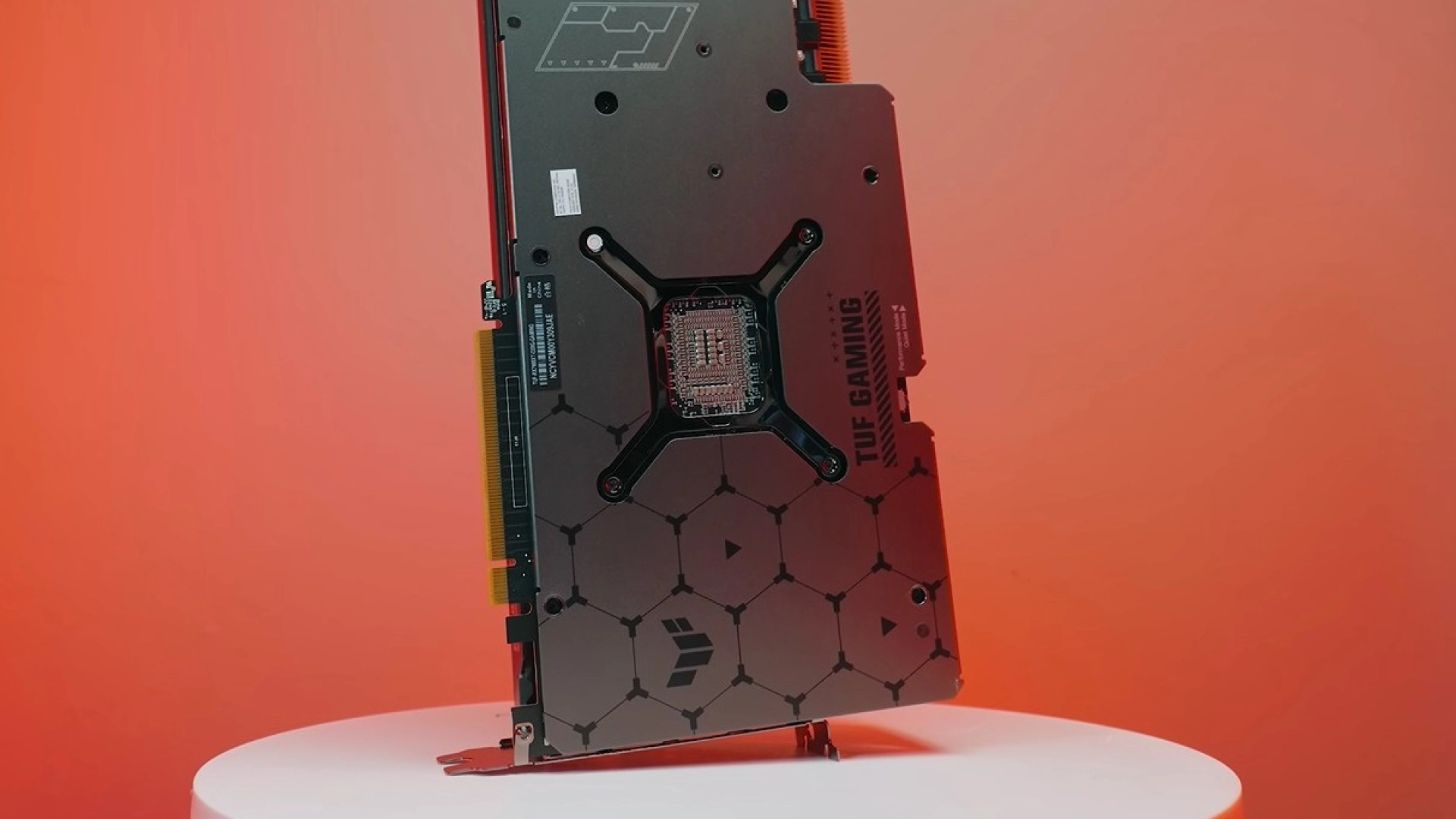 Неанонсированная видеокарта AMD Radeon RX 7600 уже на полках магазинов