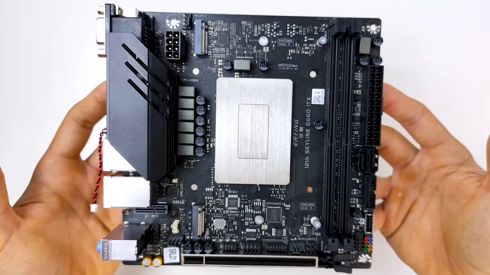 Erying представила материнскую плату с мобильными Intel Core i9-12900HK и Core i7-12800H