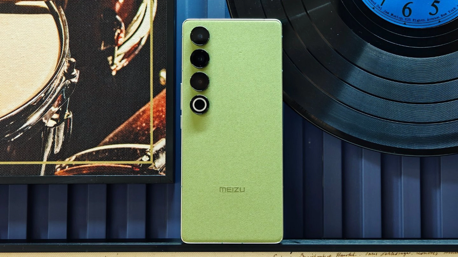 Meizu 21 Pro во всех цветах показали на качественных фото