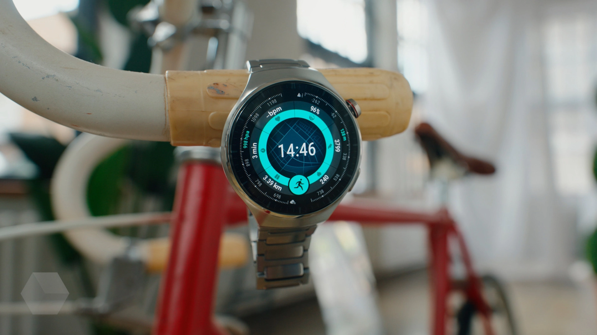 Обзор Huawei Watch 4 Pro: сахар не измеряют, но часы всё равно классные