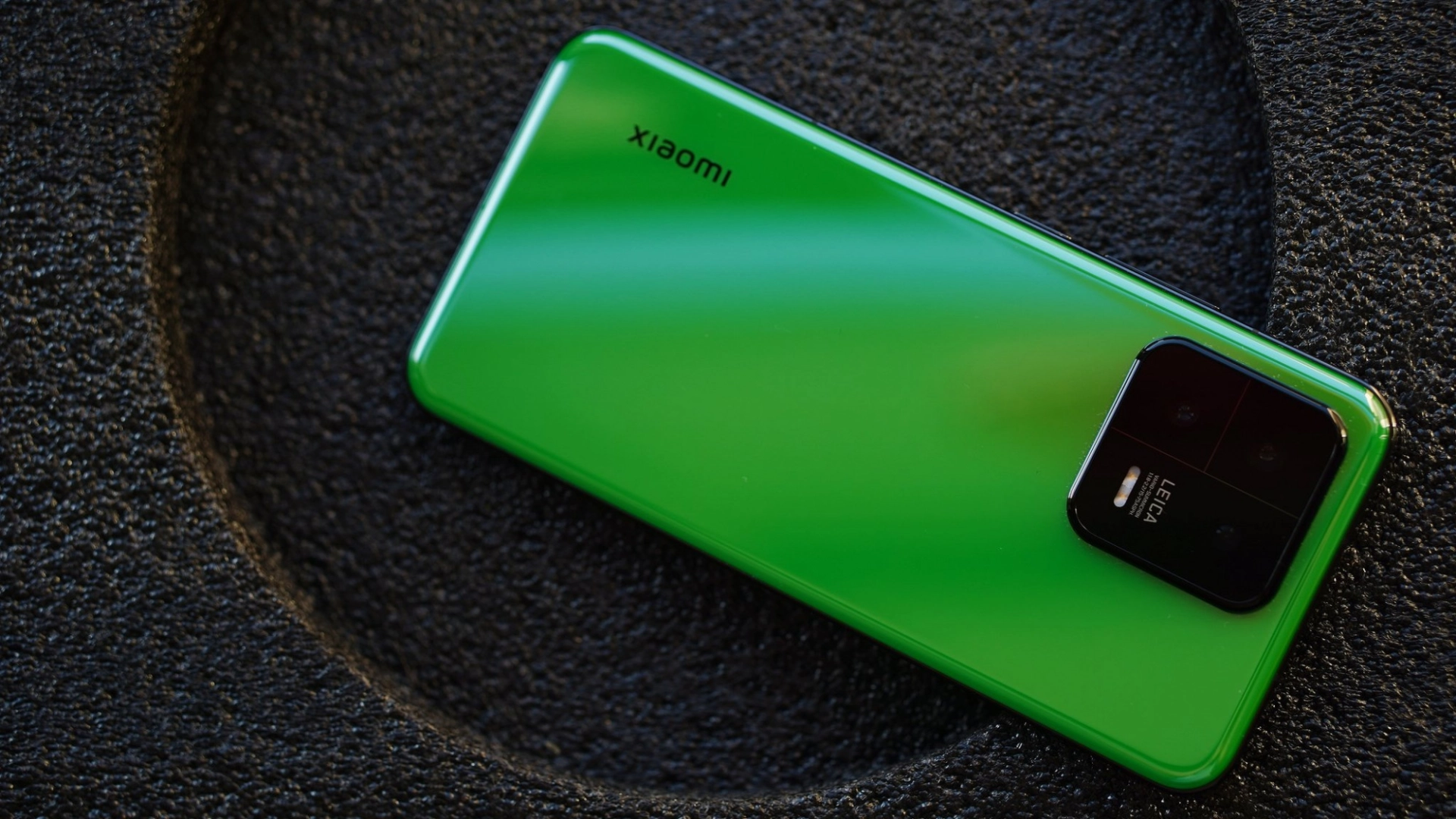 Появились «живые» фото цветных Xiaomi 13