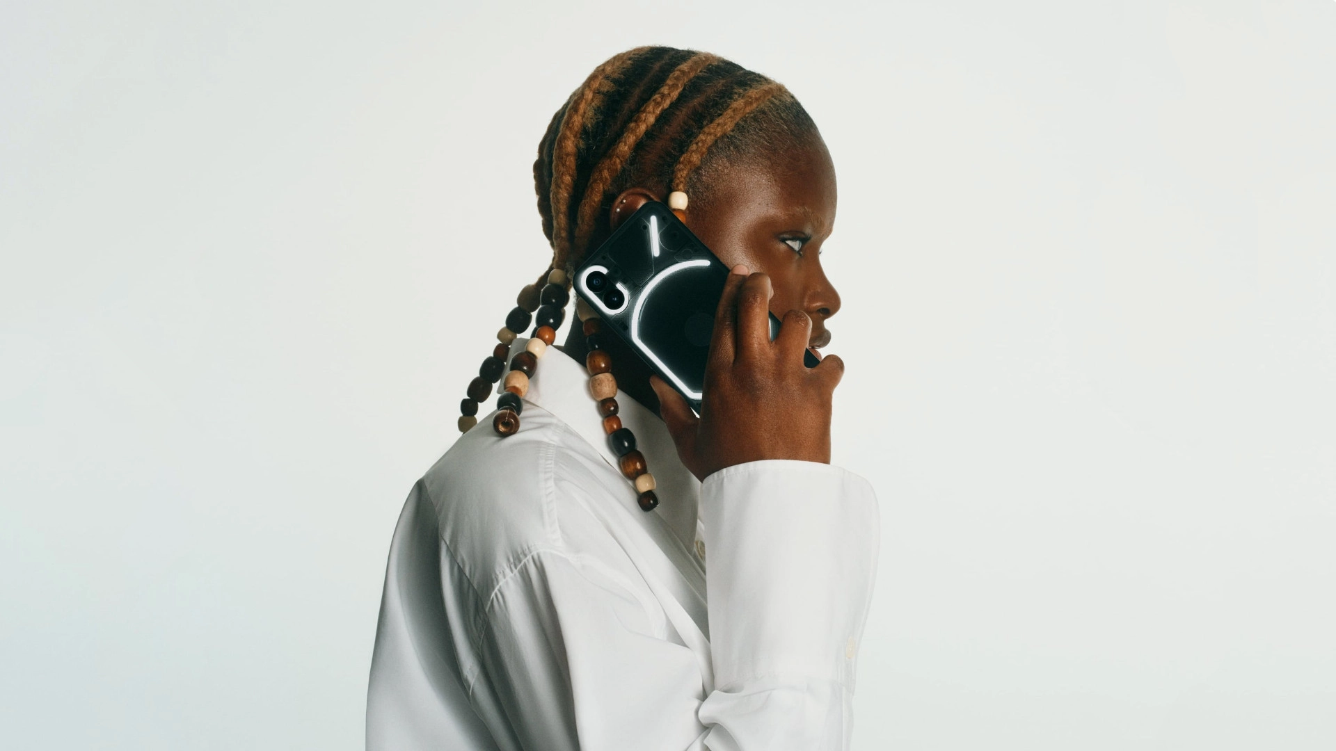 Nothing Phone (2) с увеличенным аккумулятором представят в июле