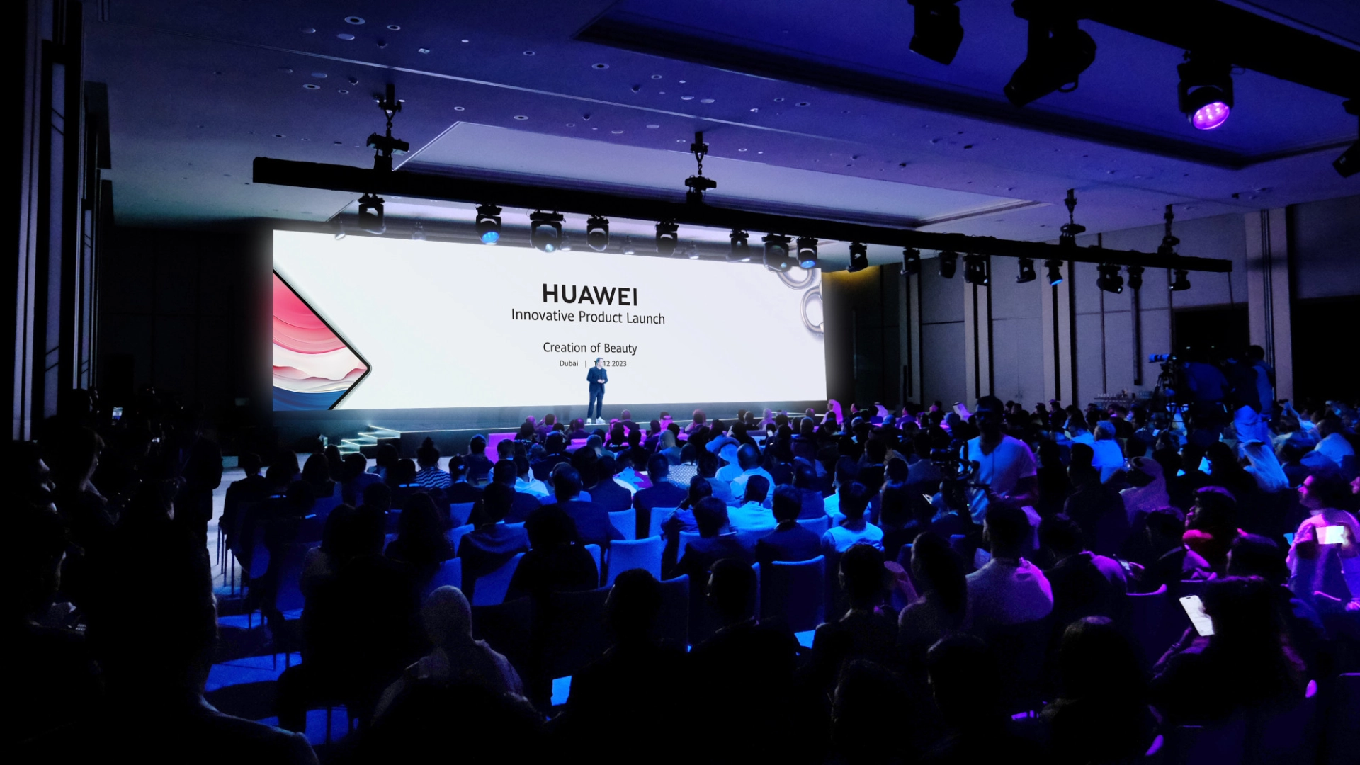 Huawei провела презентацию в Дубае: представлены наушники, планшеты и ноутбук