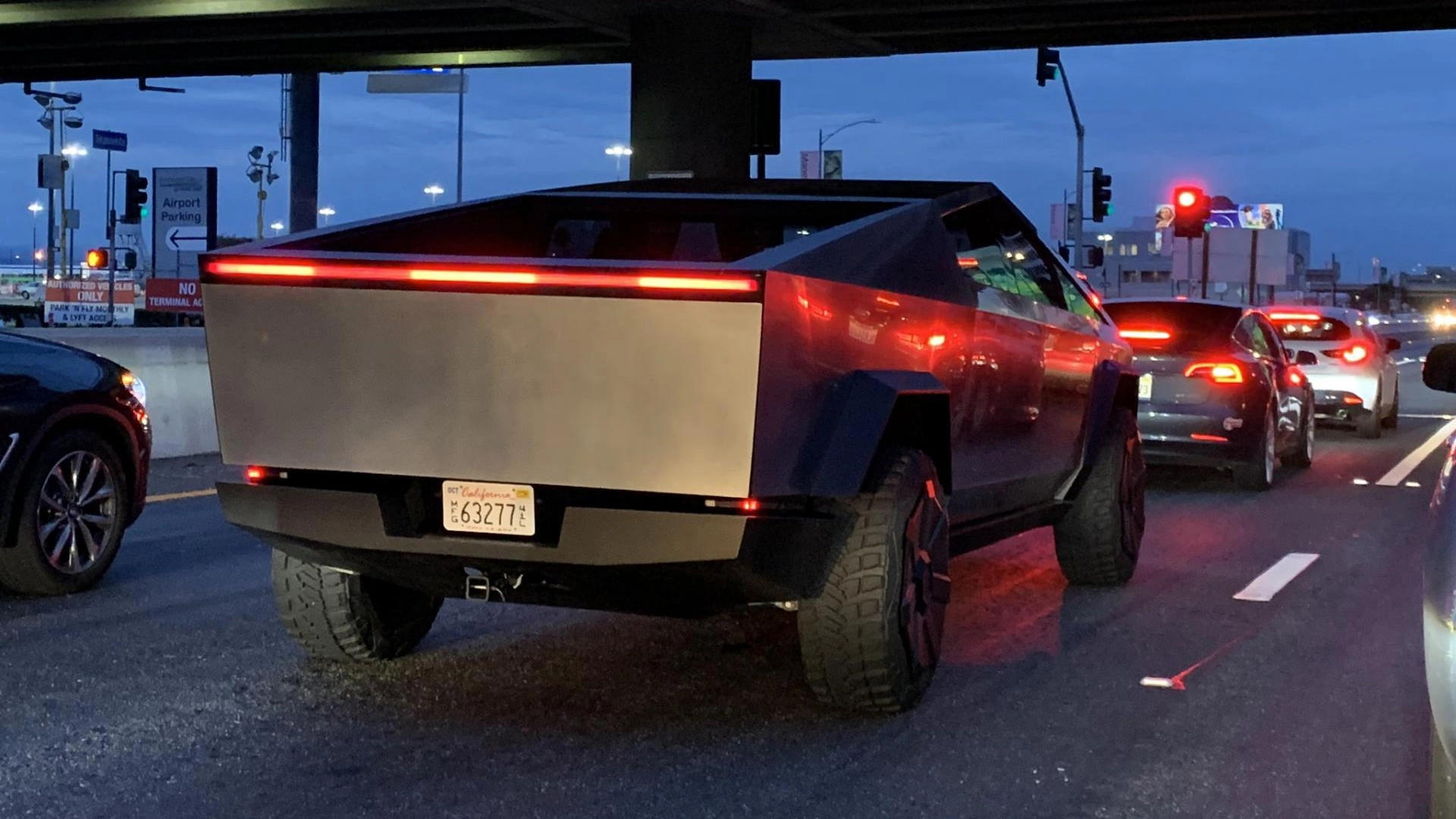 CD Projekt RED показала концепт Tesla Cybertruck в стиле Cyberpunk 2077