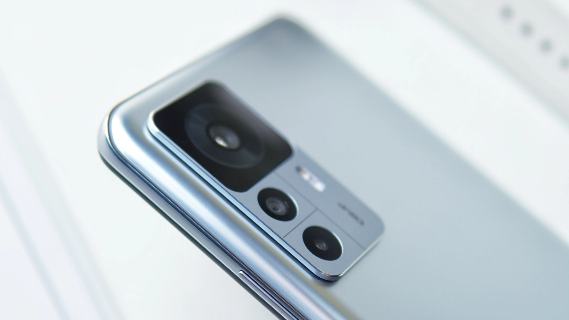 Xiaomi 12T Pro с 200-мегапиксельной камерой показали вживую