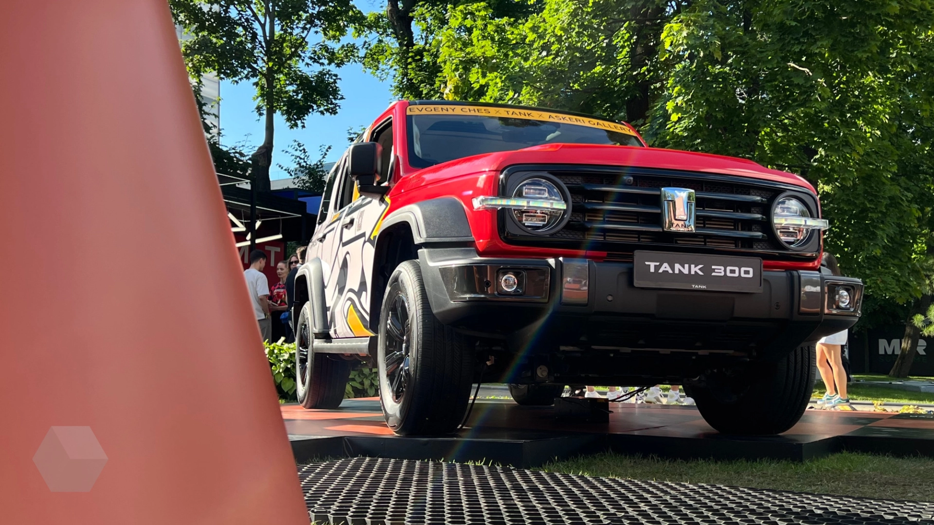 Представлен внедорожник Tank 300 в коллаборации с Askeri Gallery