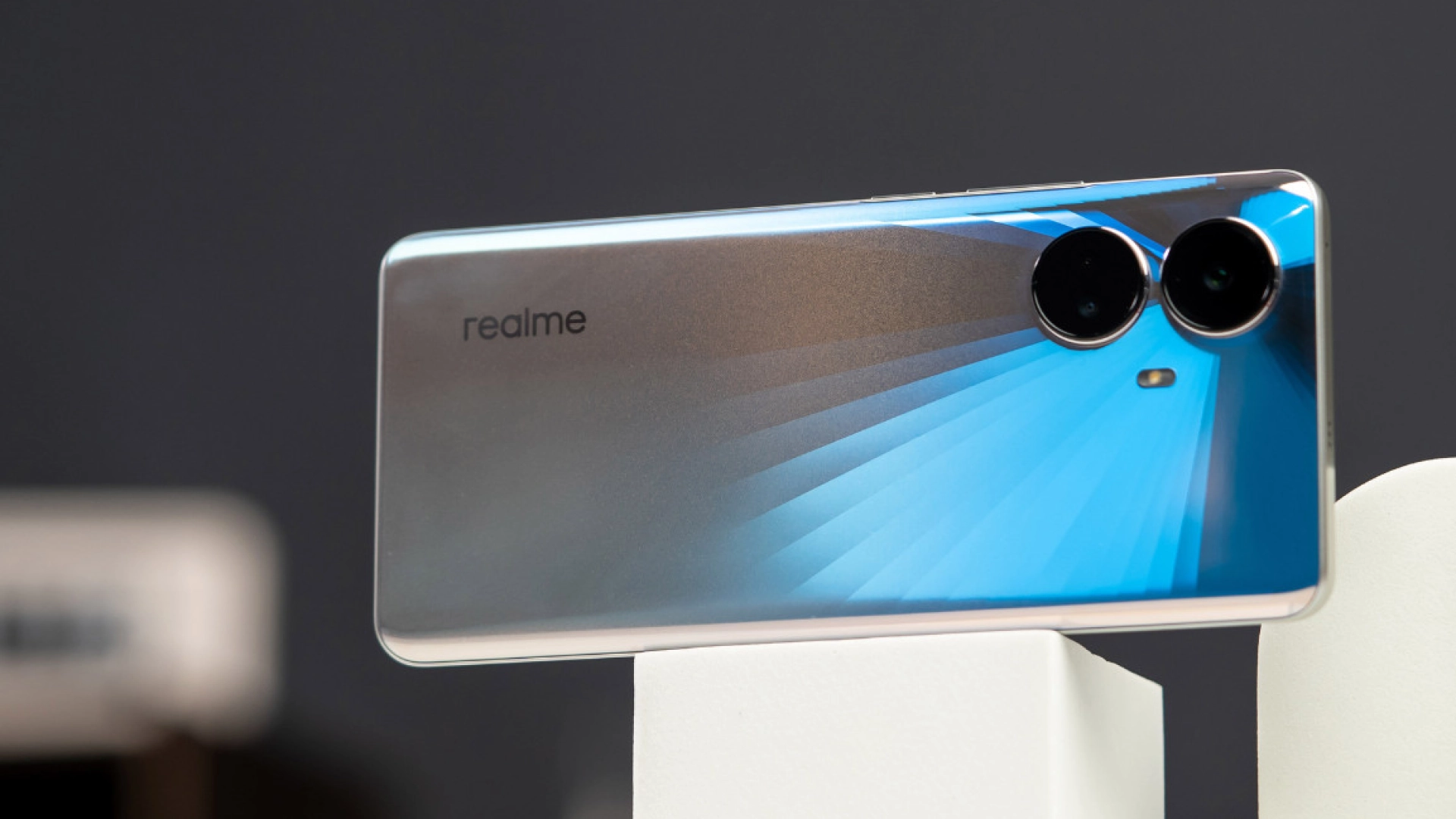 Стала известна российская стоимость realme 10 Pro и 10 Pro+