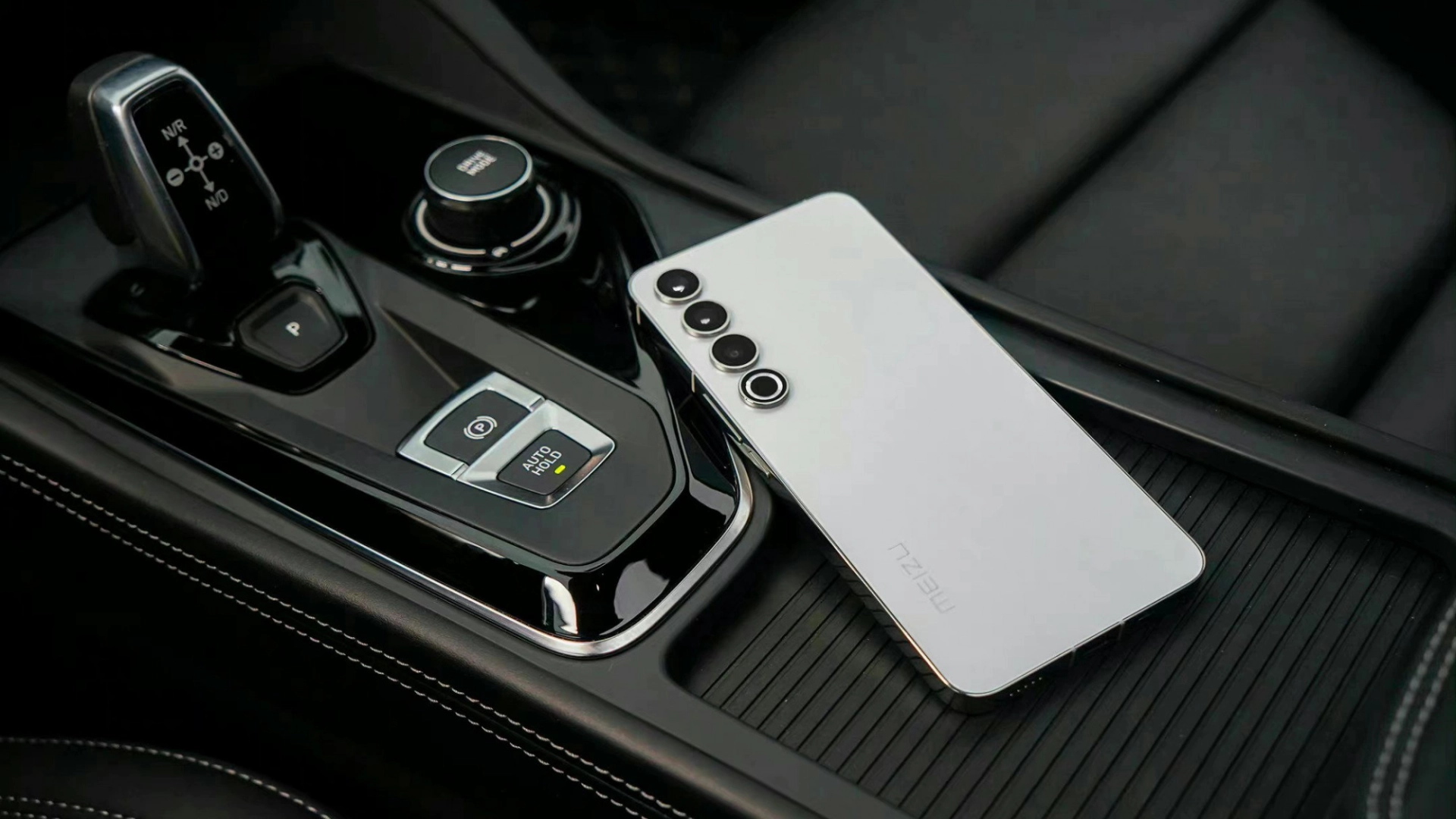 Появились первые примеры фотографий, сделанных на камеру Meizu 20 Pro